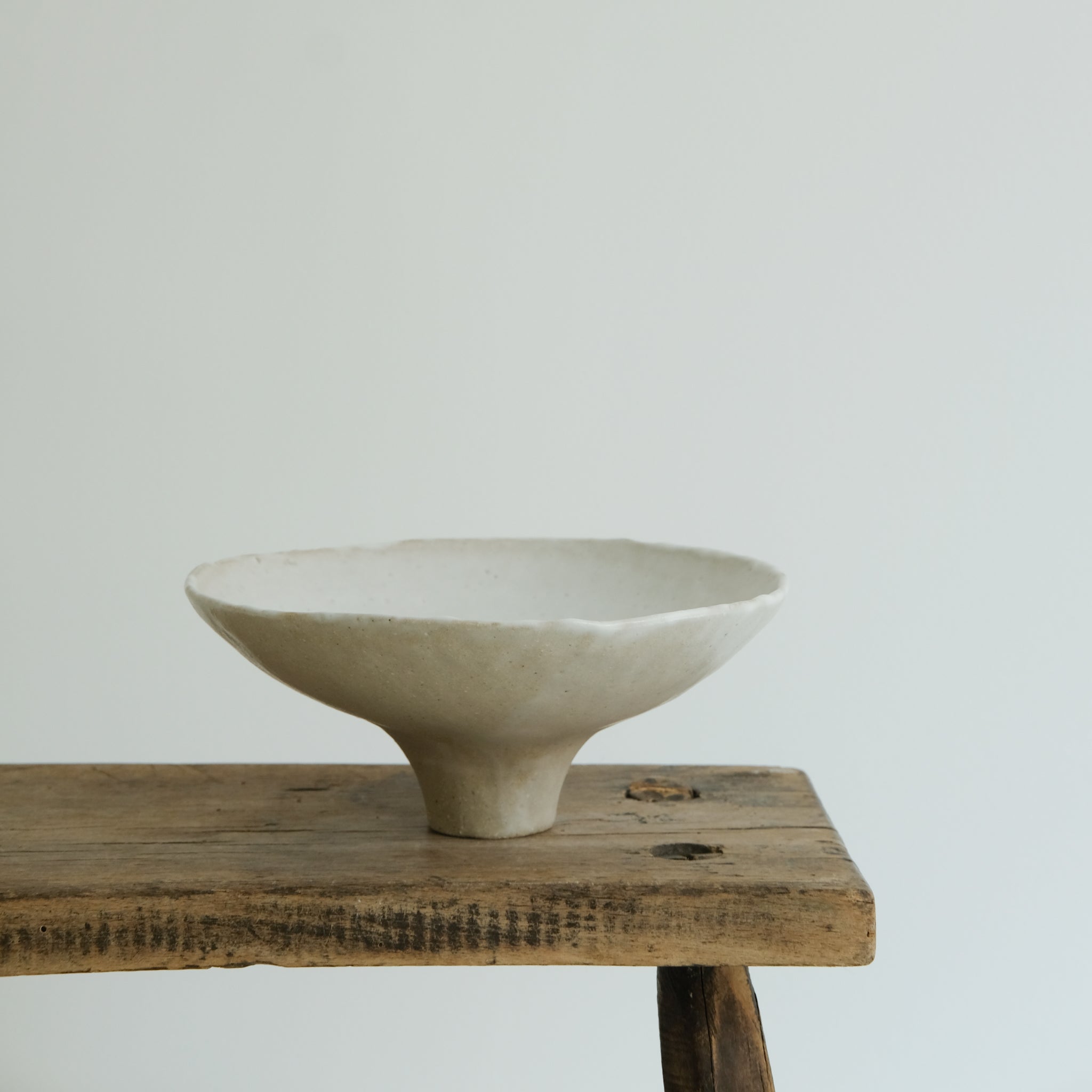 Coupe en grès blanc D 17,5cm(w) - blanc de Cups cups cups chez Brutal