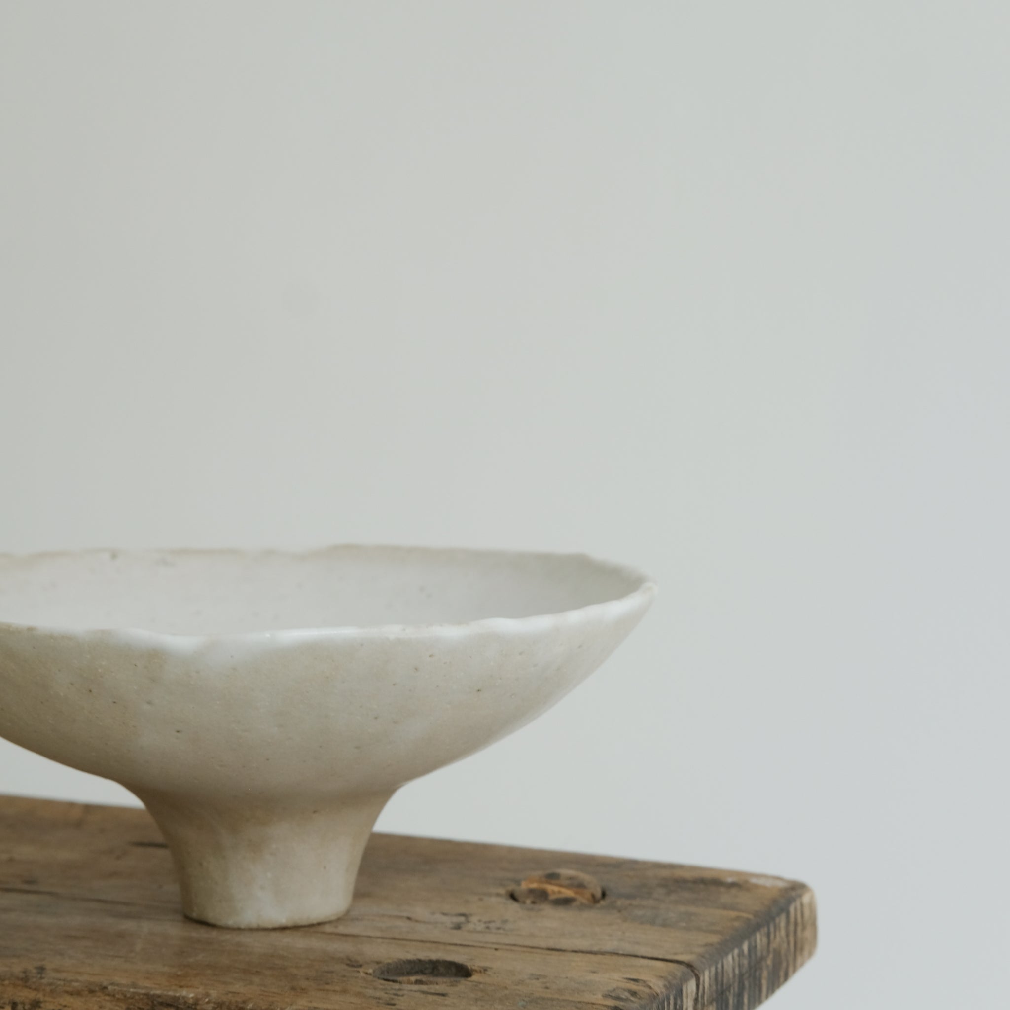 Coupe en grès blanc D 17,5cm(w) - blanc de Cups cups cups chez Brutal