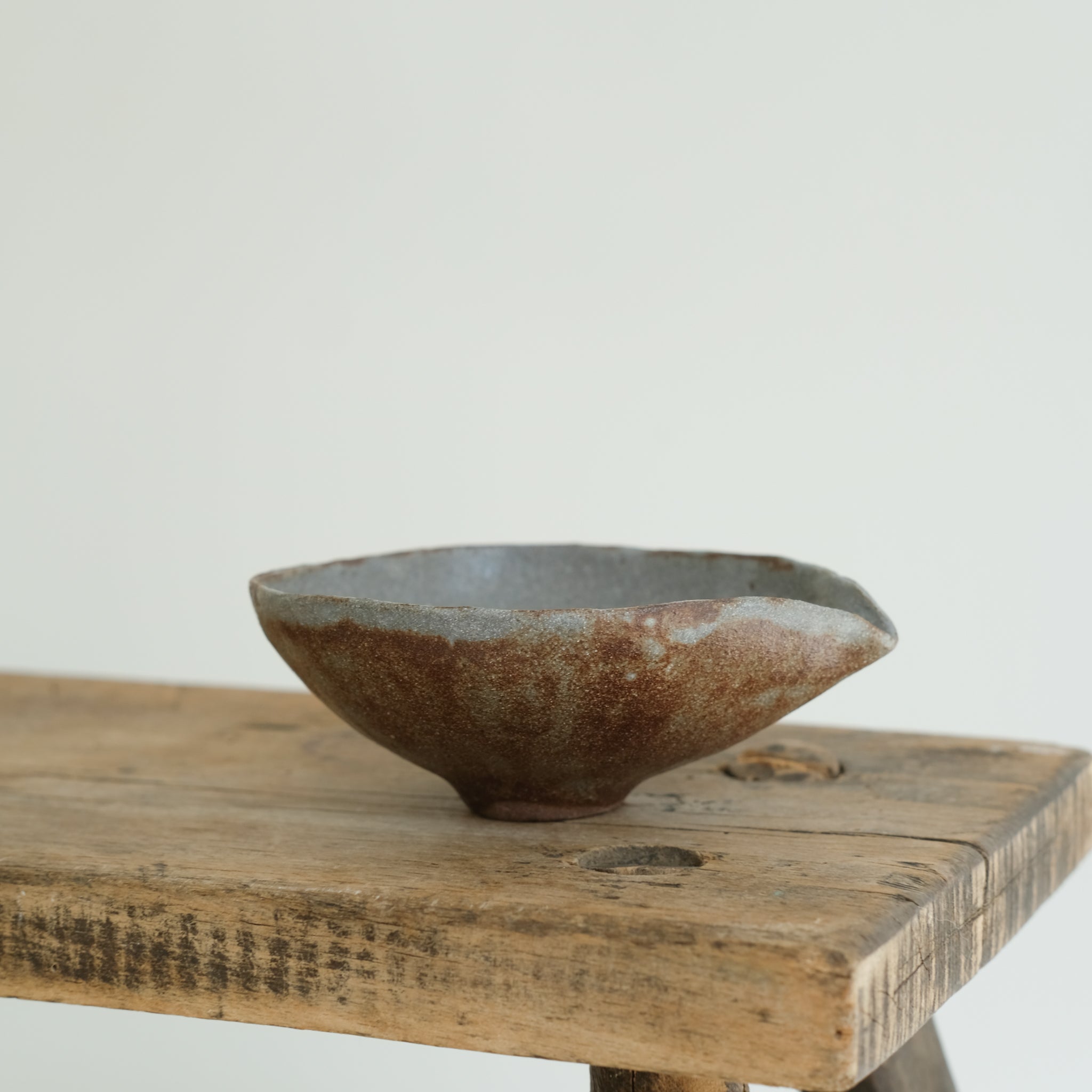 Verseuse en grès rouge D 9cm(j) - gris de Cups cups cups chez Brutal Ceramics
