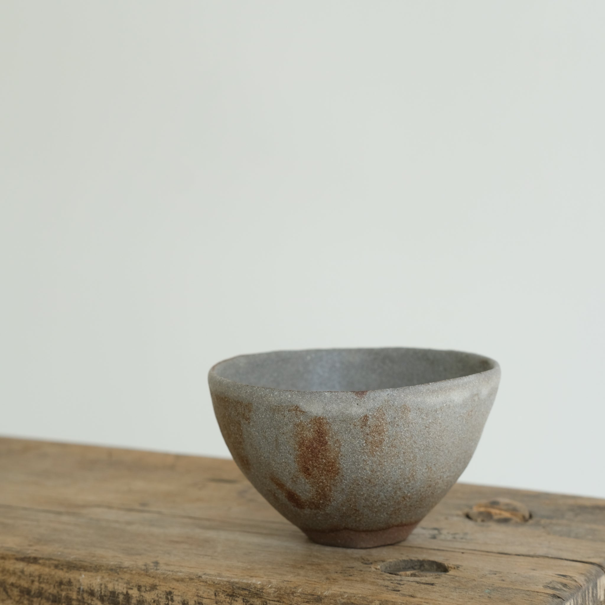 Bol en grès rouge D 9,5cm(p) - gris/bleu de Cups cups cups chez Brutal