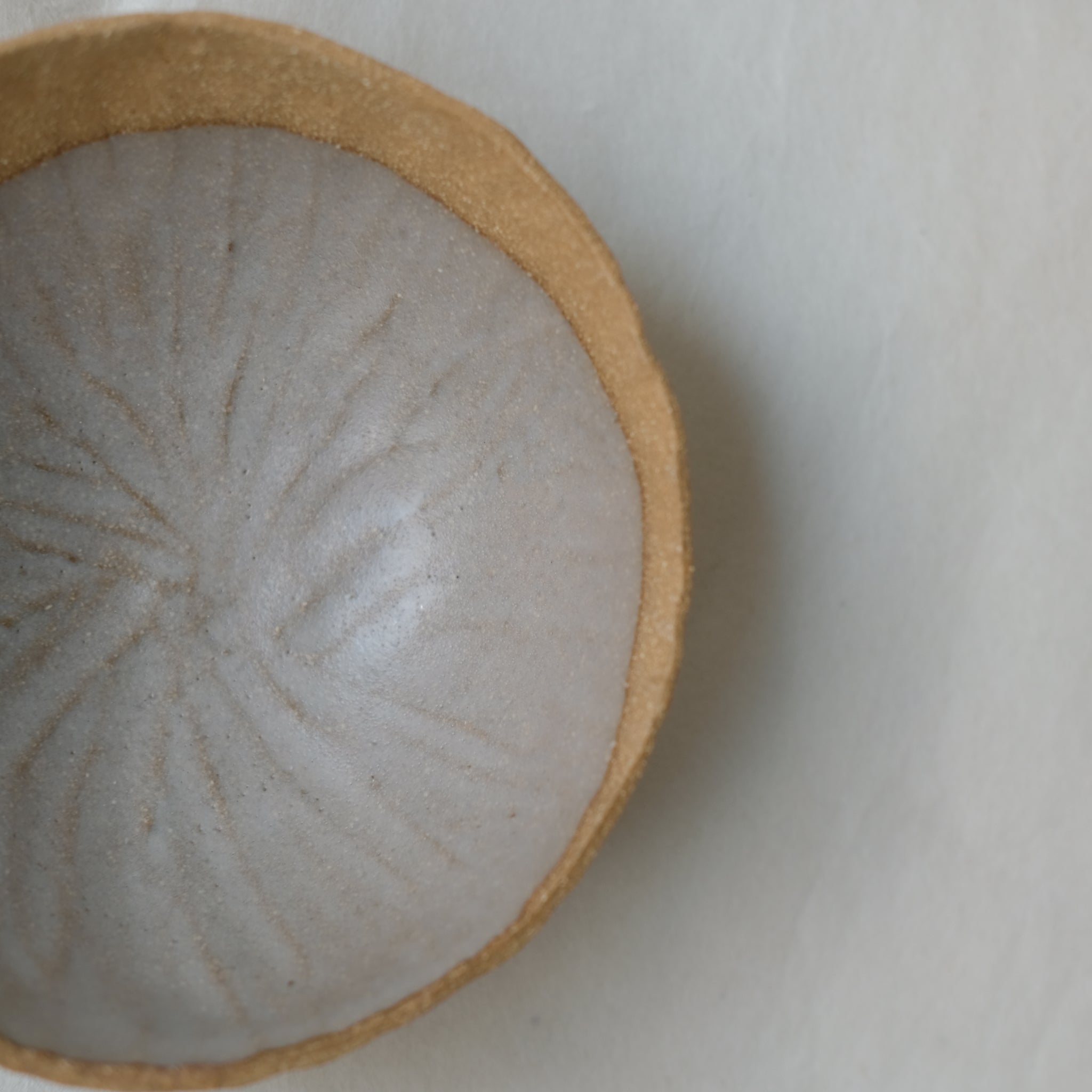 Bol en grès roux de Léa Baldassari chez Brutal Ceramics