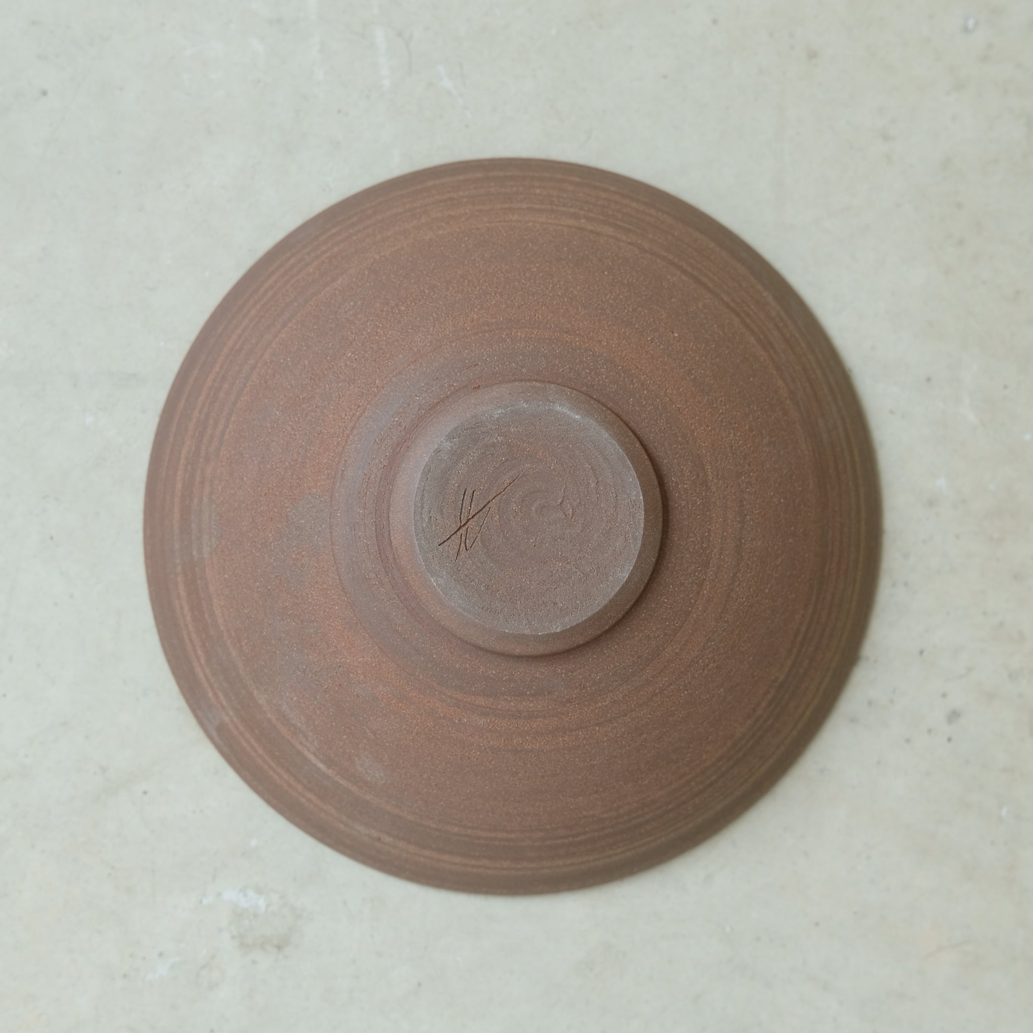 Coupelle en grès rouge, vert par Louise Noart pour Brutal Ceramics