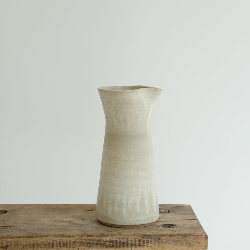 Pichet en grès blanc par Louise Noart pour Brutal Ceramics