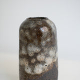 Vase en grès noir H 17,5cm par Nolwenn Baillet chez Brutal 