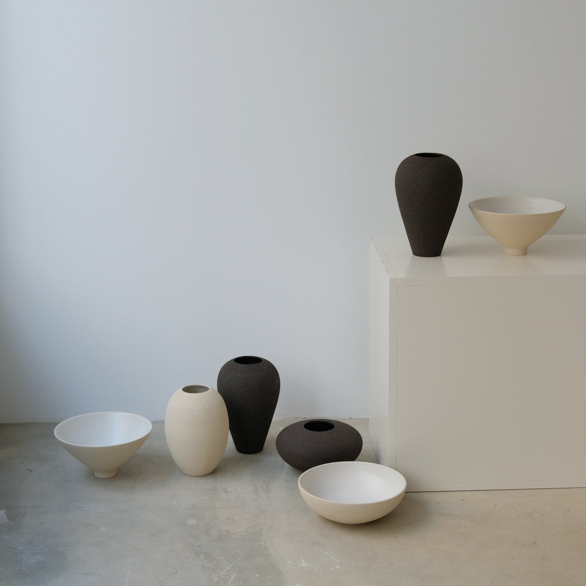 Saladier en grès par Pauline Boisaubert chez Brutal Ceramics