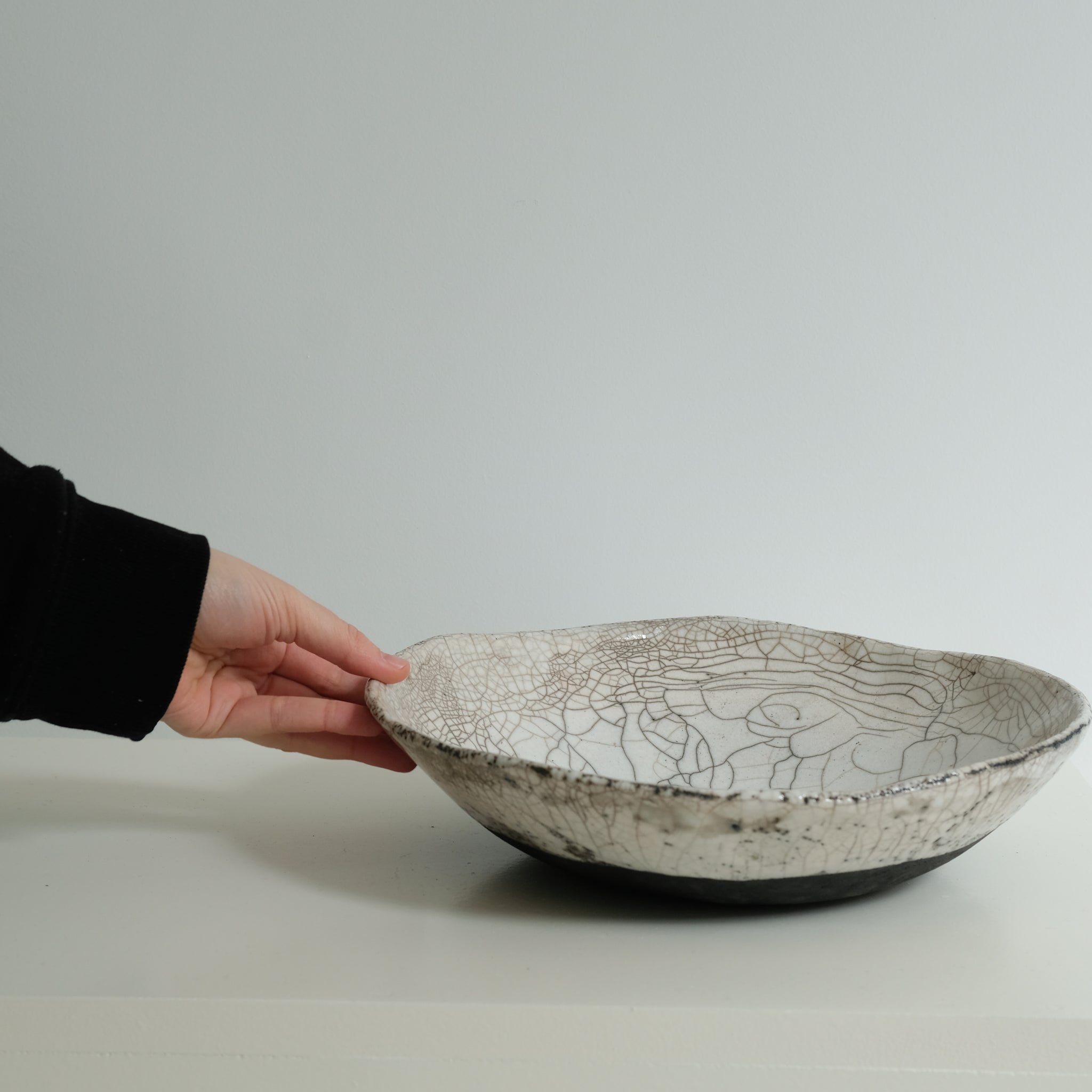 Coupe Raku en grès par la céramiste Potry chez Brutal Ceramics