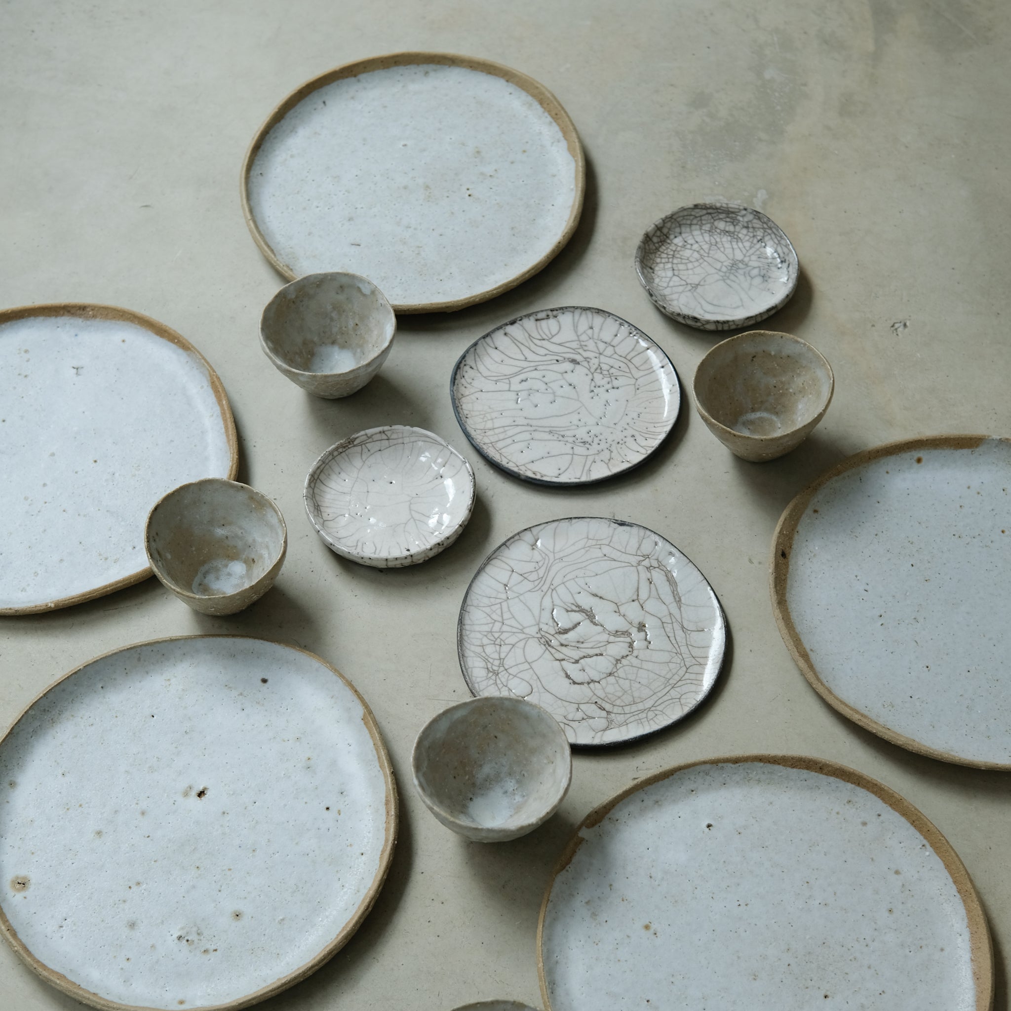 Assiette D17cm  Raku en grès par la céramiste Potry chez Brutal 