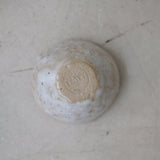 Tasse en terre glanée par la céramiste Potry chez Brutal Ceramics