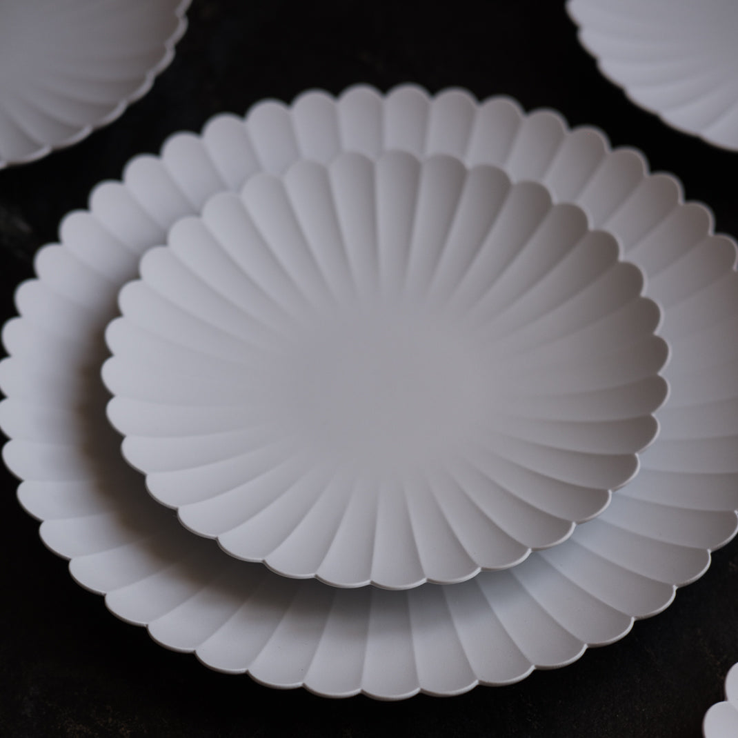 Assiette "chrysanthème" D22cm TY Palace - Blanc Gris