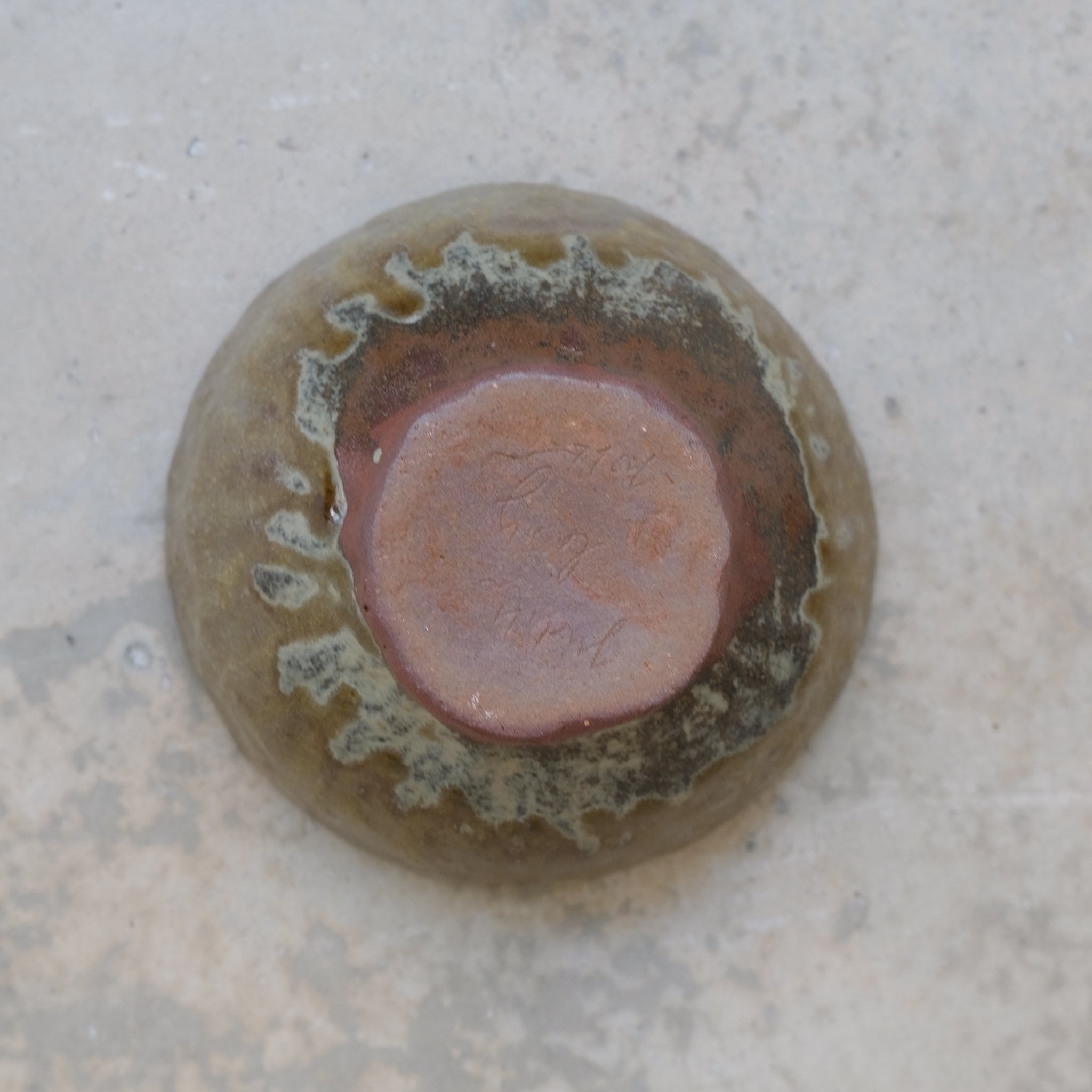 Bol en terre glanée D9,5 cm - Cuivre Kaki mat de Judith Lasry pour Brutal Ceramics