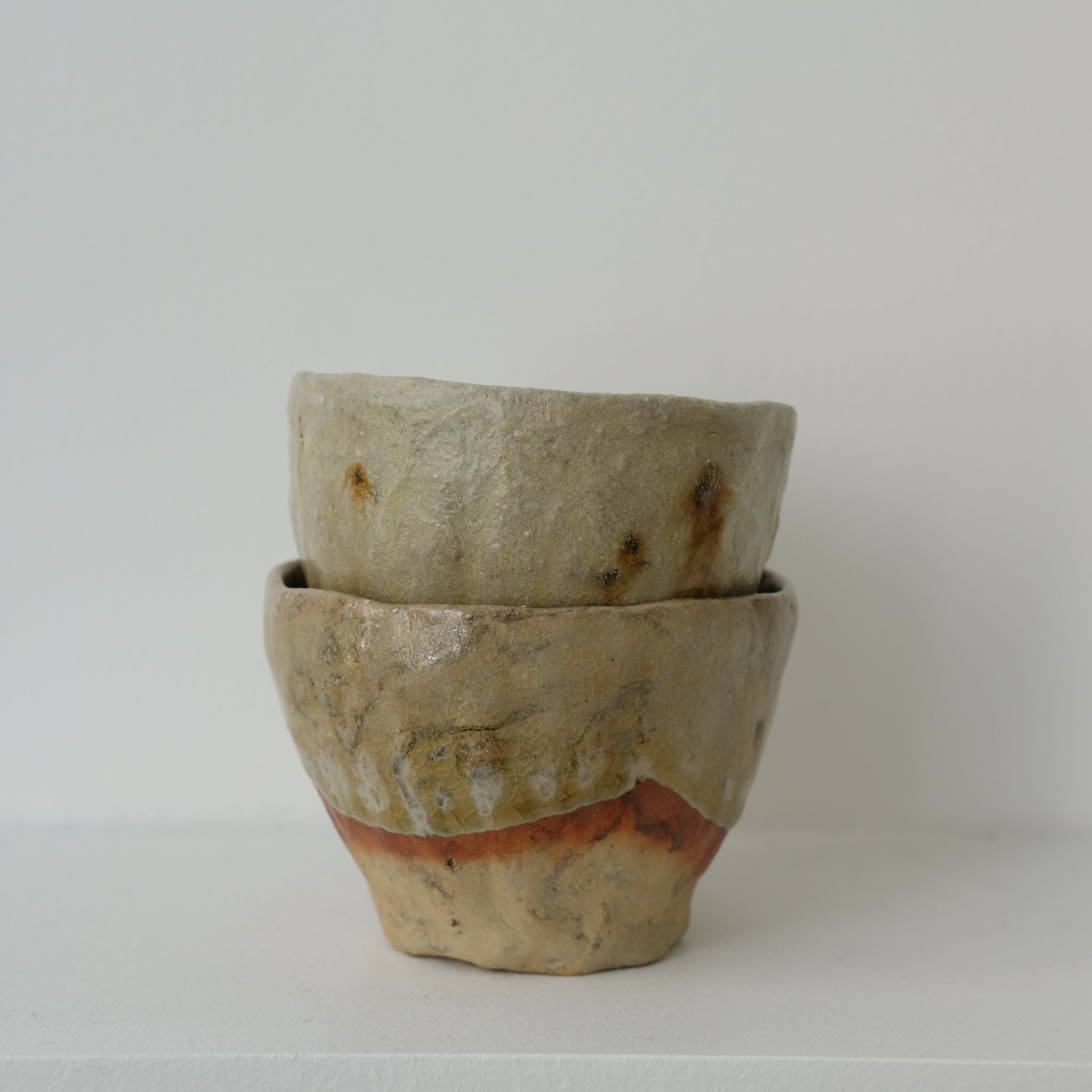 Tasse en terre glanée 160ml  - Vert Gris de Judith Lasry pour Brutal Ceramics