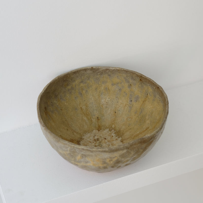Bol en terre glanée D16 cm / Vert kaki mat de Judith Lasry chez Brutal Ceramics