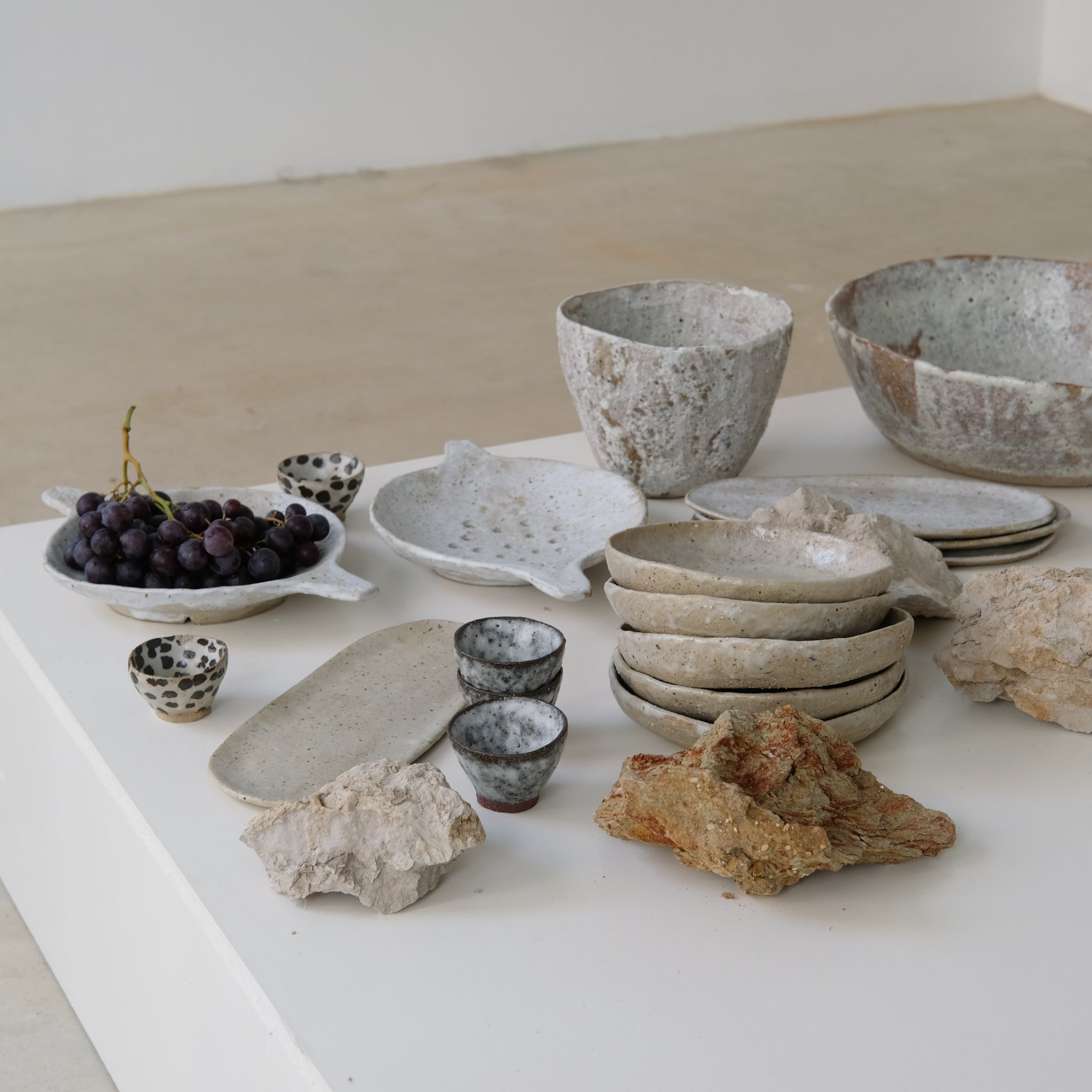 Coupe en terre glanée D 18,5cm- Blanc mat par Potry pour Brutal Ceramics