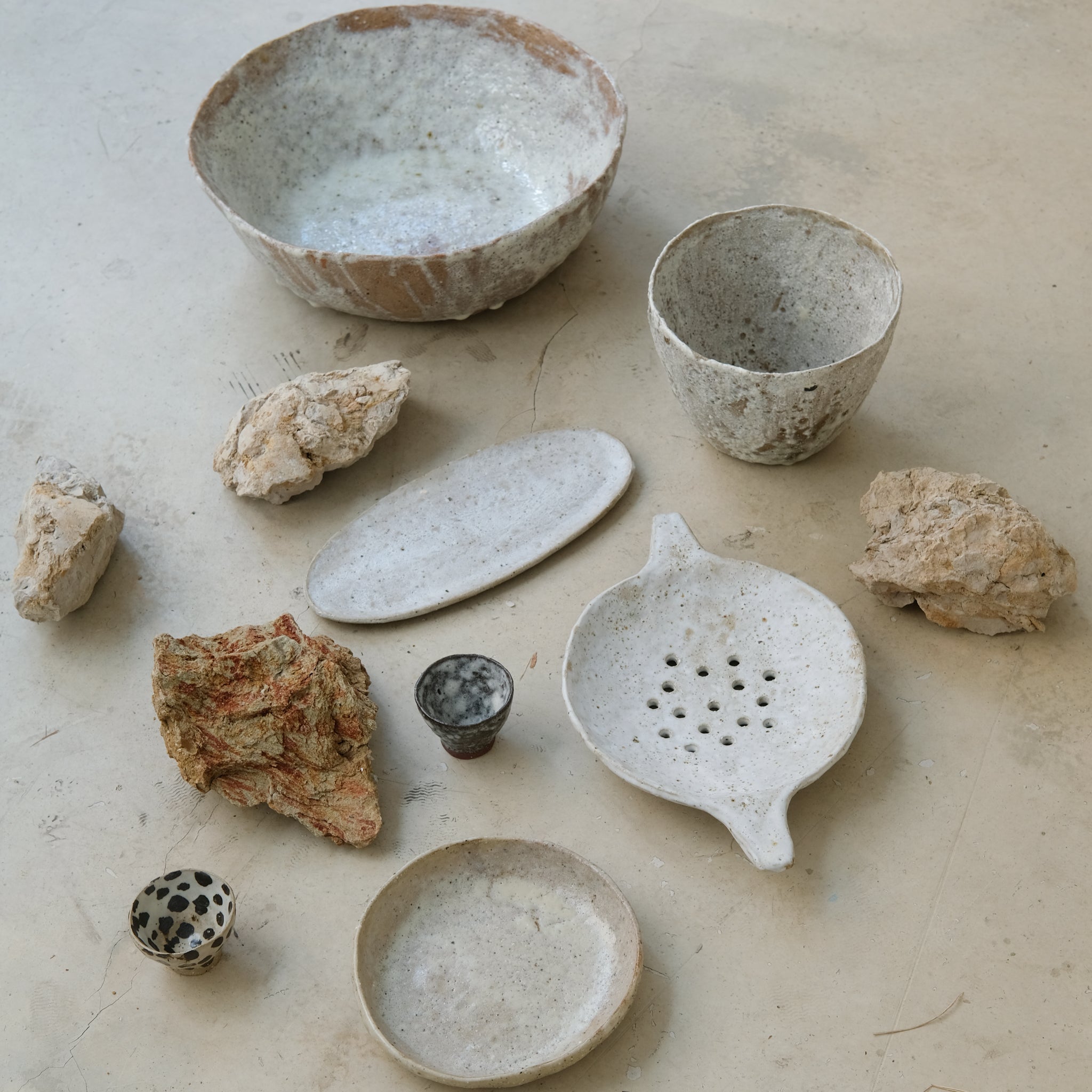 Plat Oval en terre glanée L 27cm- blanc satiné par Potry pour Brutal Ceramics