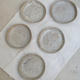 Assiette en terre glanée D 18cm- Blanc satiné par Potry pour Brutal Ceramics