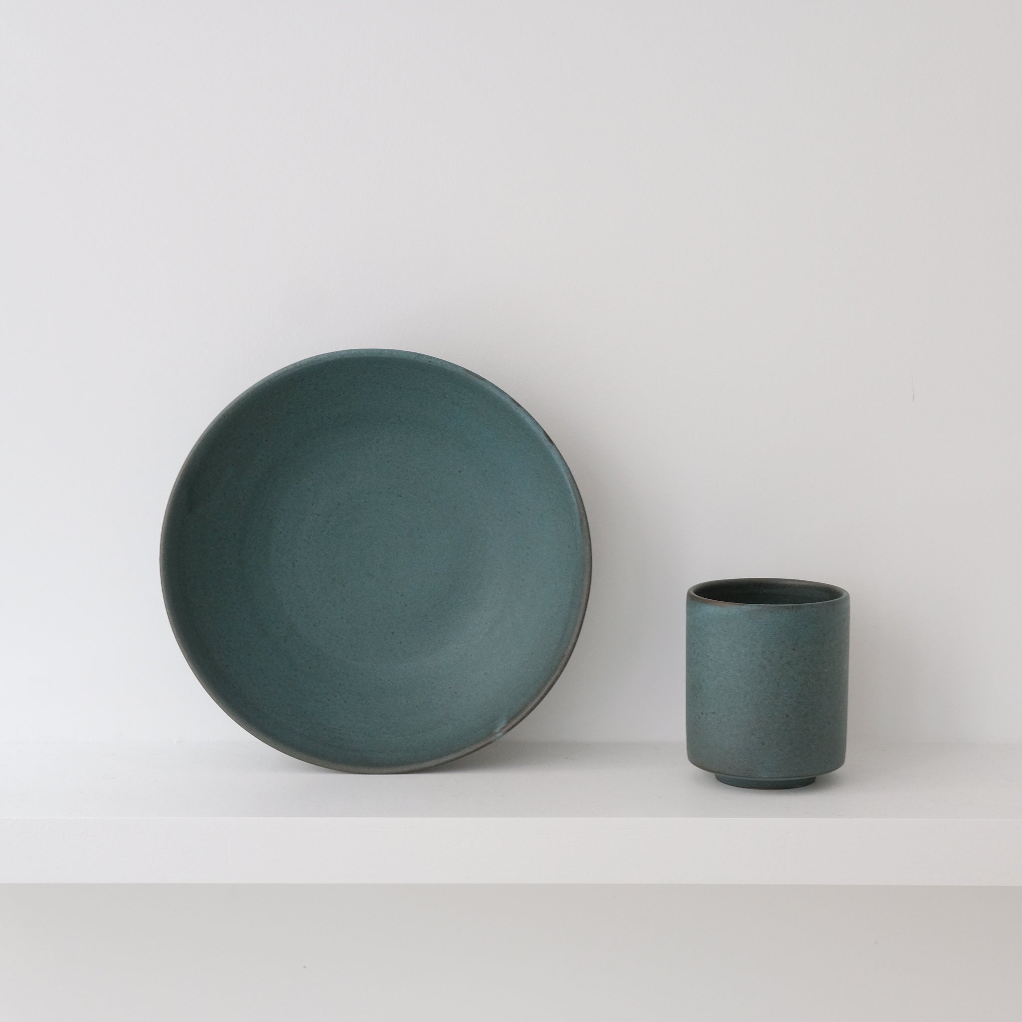 Tasse en grès 200ml Bleu tempête de A minimâ chez Brutal Ceramics