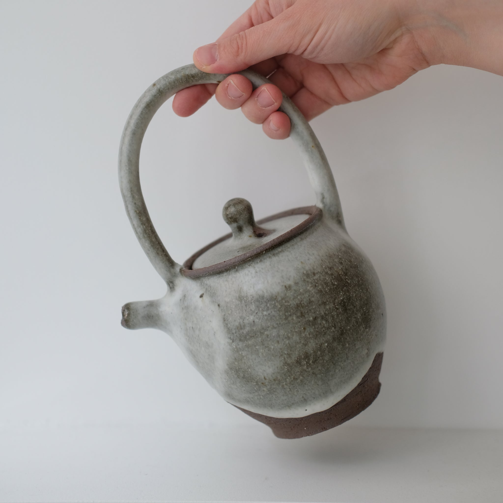 Théière 650ml par le céramiste Benoit Audureau chez Brutal Ceramics