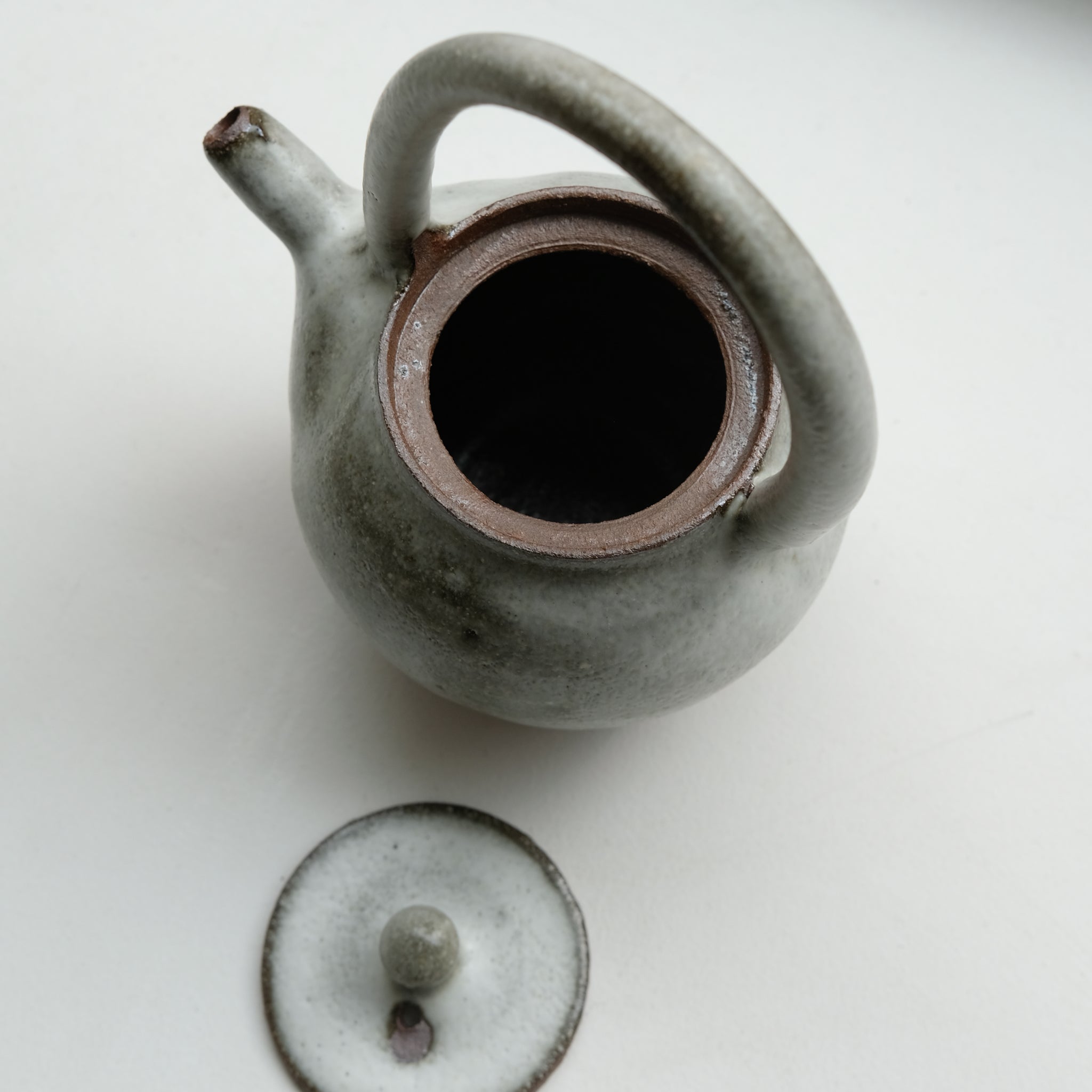 Théière 650ml par le céramiste Benoit Audureau chez Brutal Ceramics