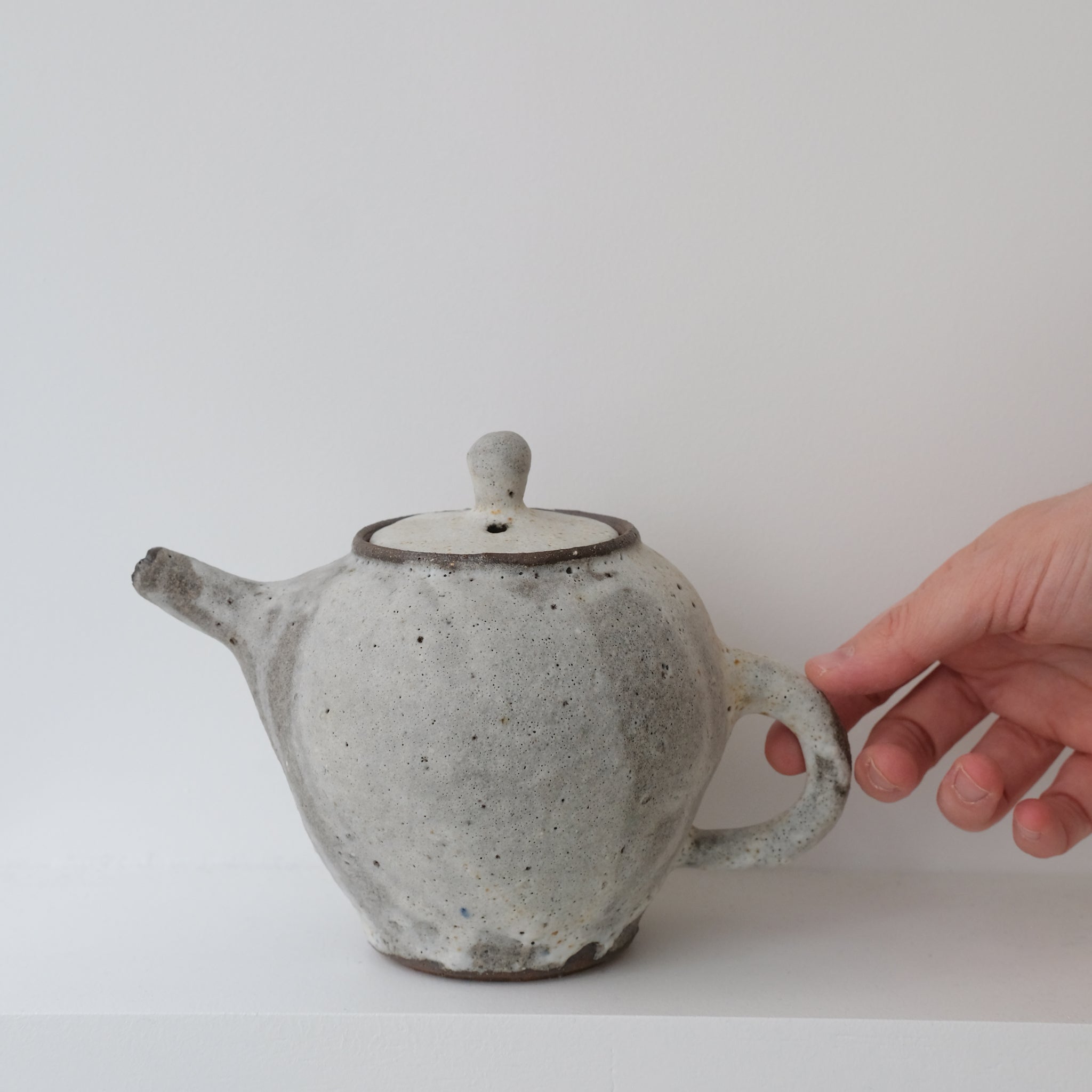 Théière 500ml par le céramiste Benoit Audureau chez Brutal Ceramics