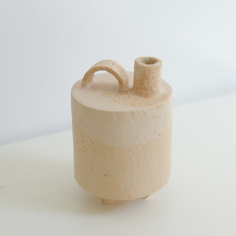 Bouteille coquille d'oeuf  H14,5cm Catherine Dix Ceramics chez Brutal