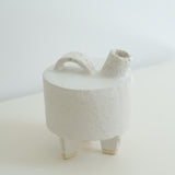 Bouteille en grès blanc H12cm Catherine Dix Ceramics chez Brutal Ceramics