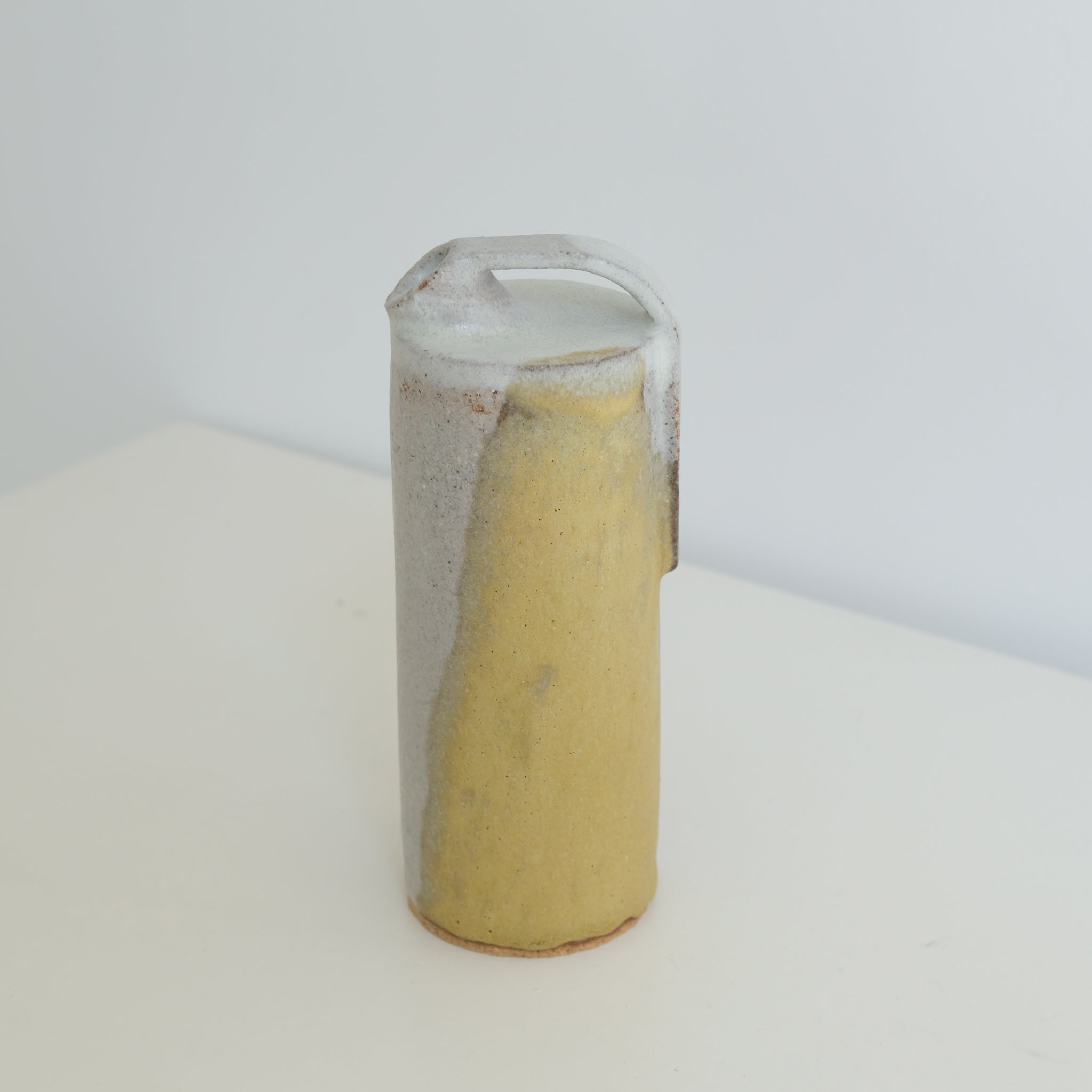 Vase Gris Jaune H17cm Catherine Dix Ceramics chez Brutal Ceramics