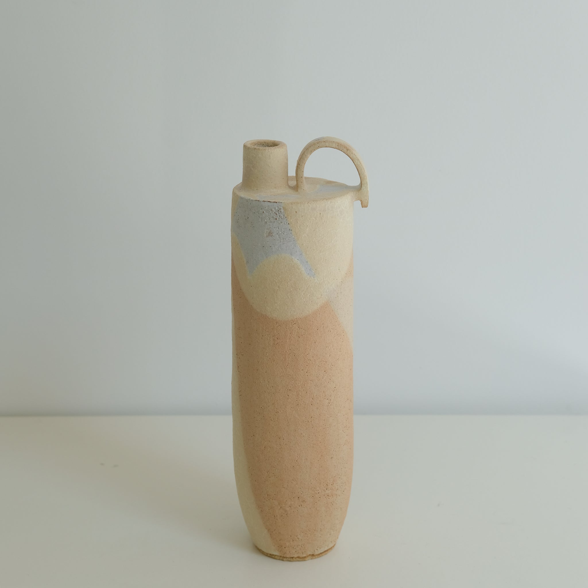 Bouteille H27cm abricot Catherine Dix Ceramics chez Brutal Ceramics