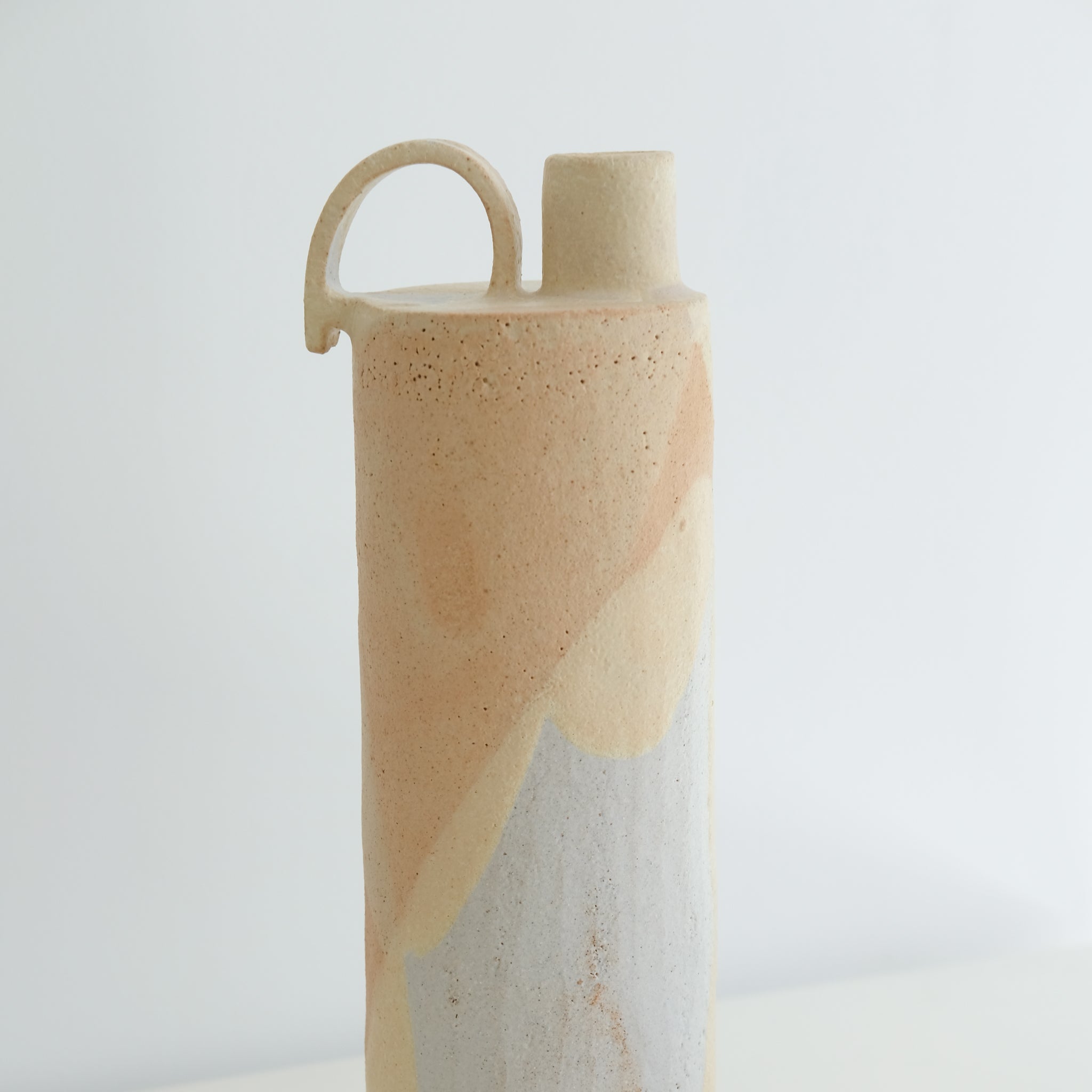 Bouteille H27cm abricot Catherine Dix Ceramics chez Brutal Ceramics