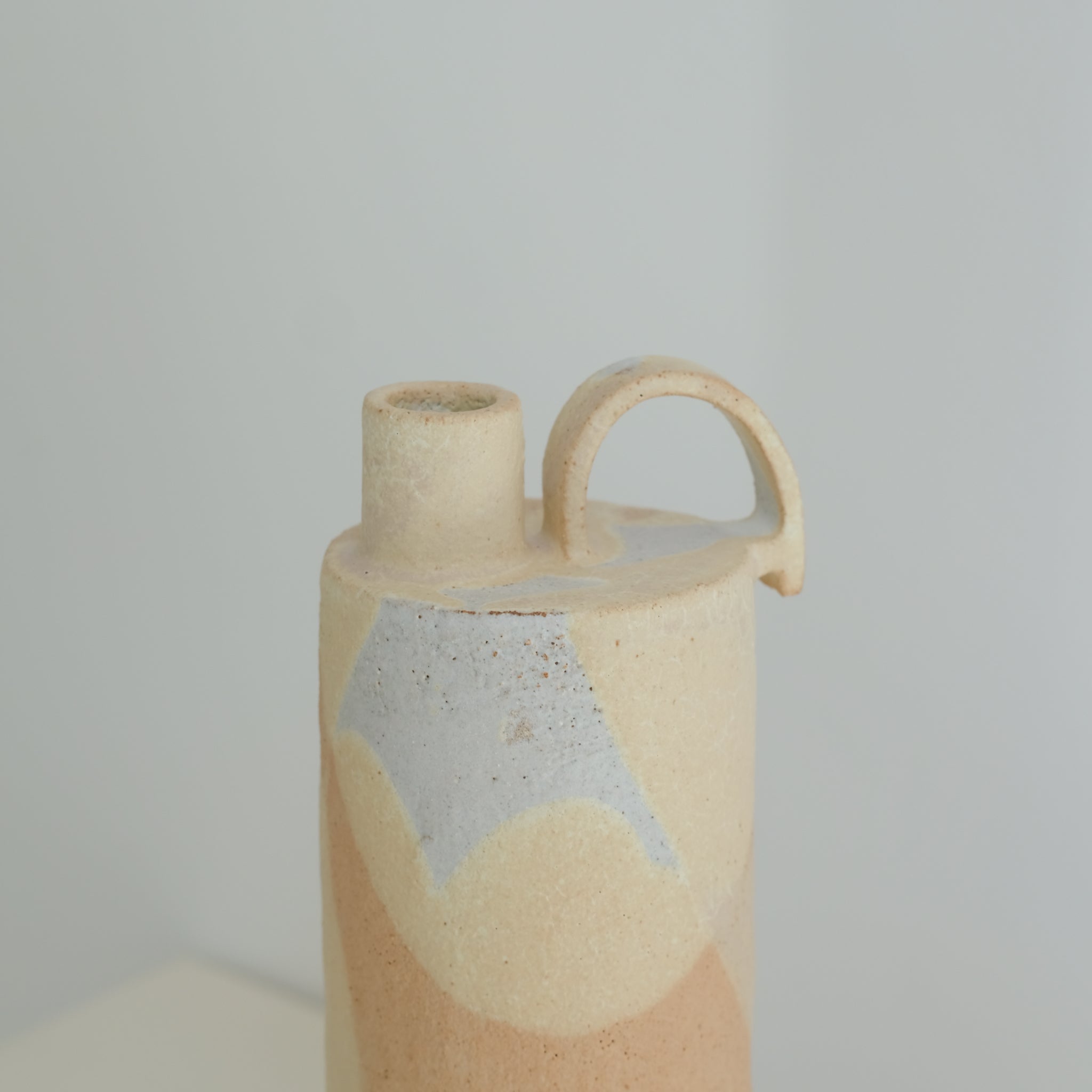 Bouteille H27cm abricot Catherine Dix Ceramics chez Brutal Ceramics