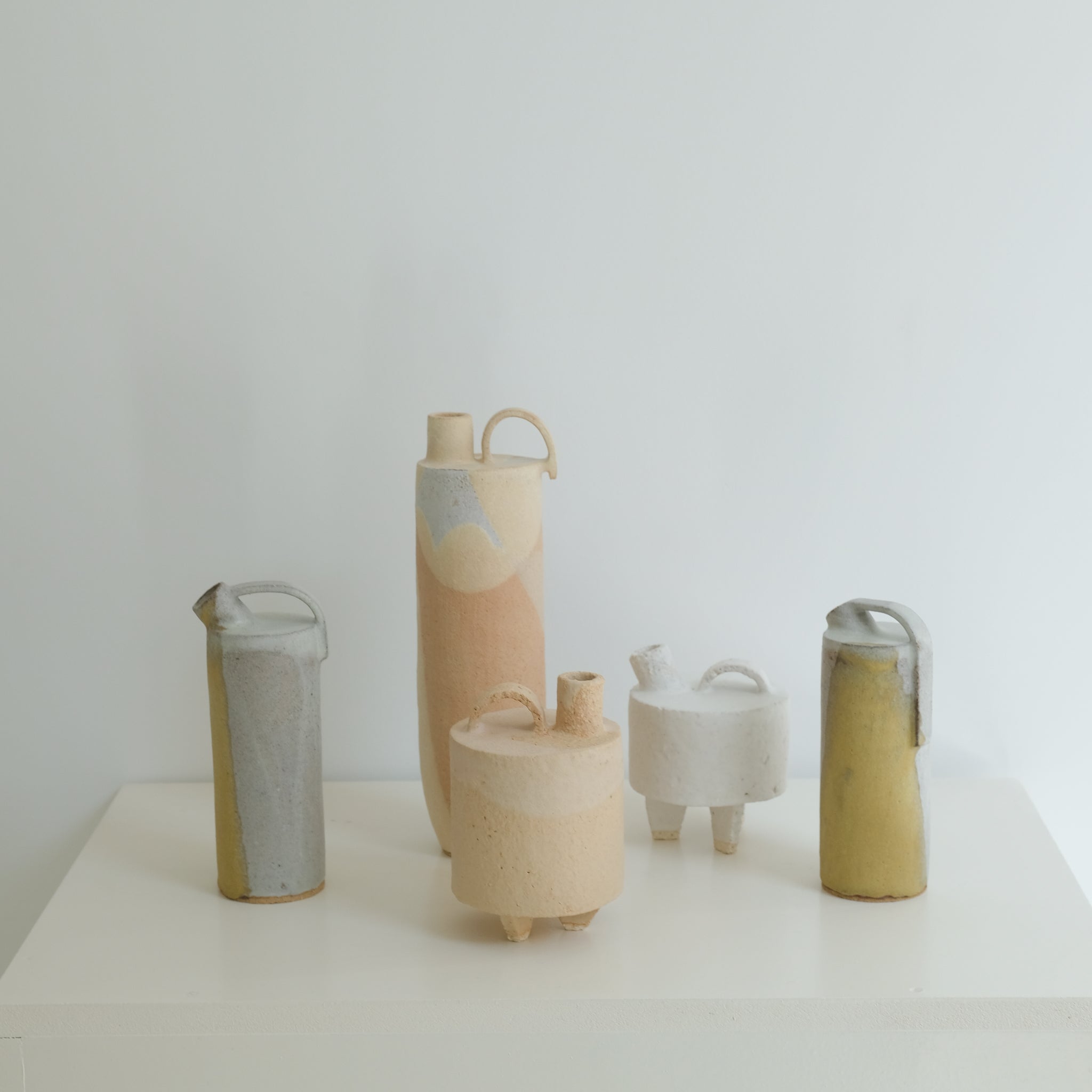 Vase Gris Jaune H17cm Catherine Dix Ceramics chez Brutal Ceramics