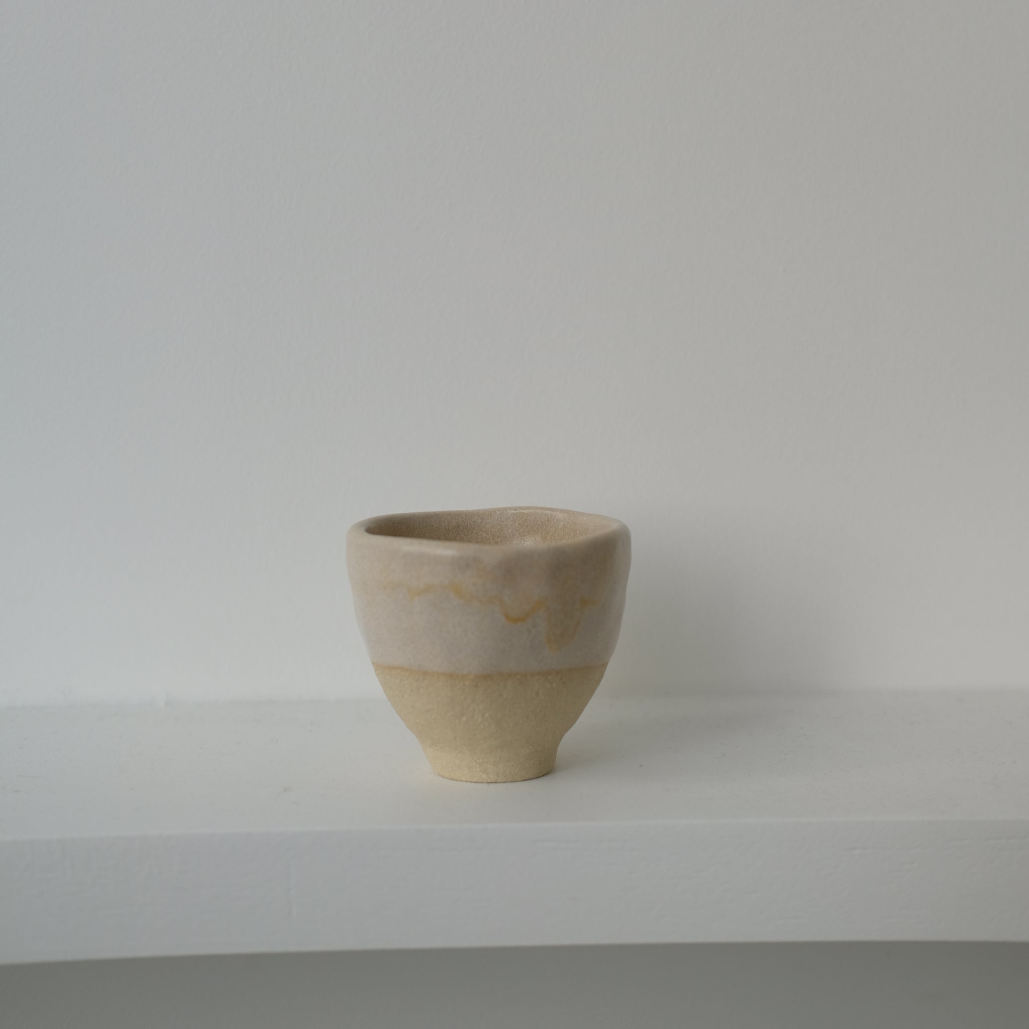 Tasse chouchou 80ml rosé par la céramiste Hélène Maury chez Brutal Ceramics