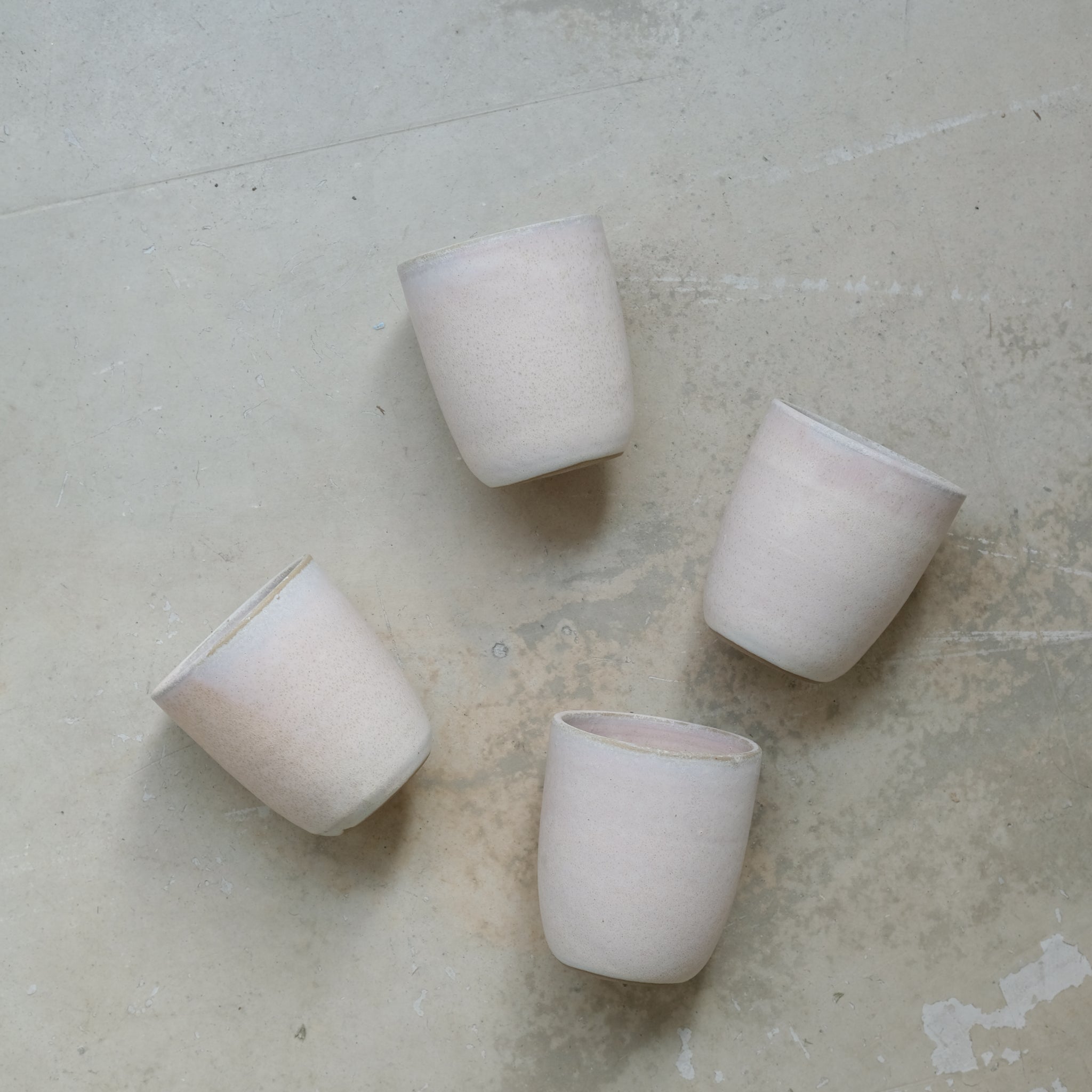 Tasse rose mat 220ml - de Hoji Ceramics chez Brutal Ceramics