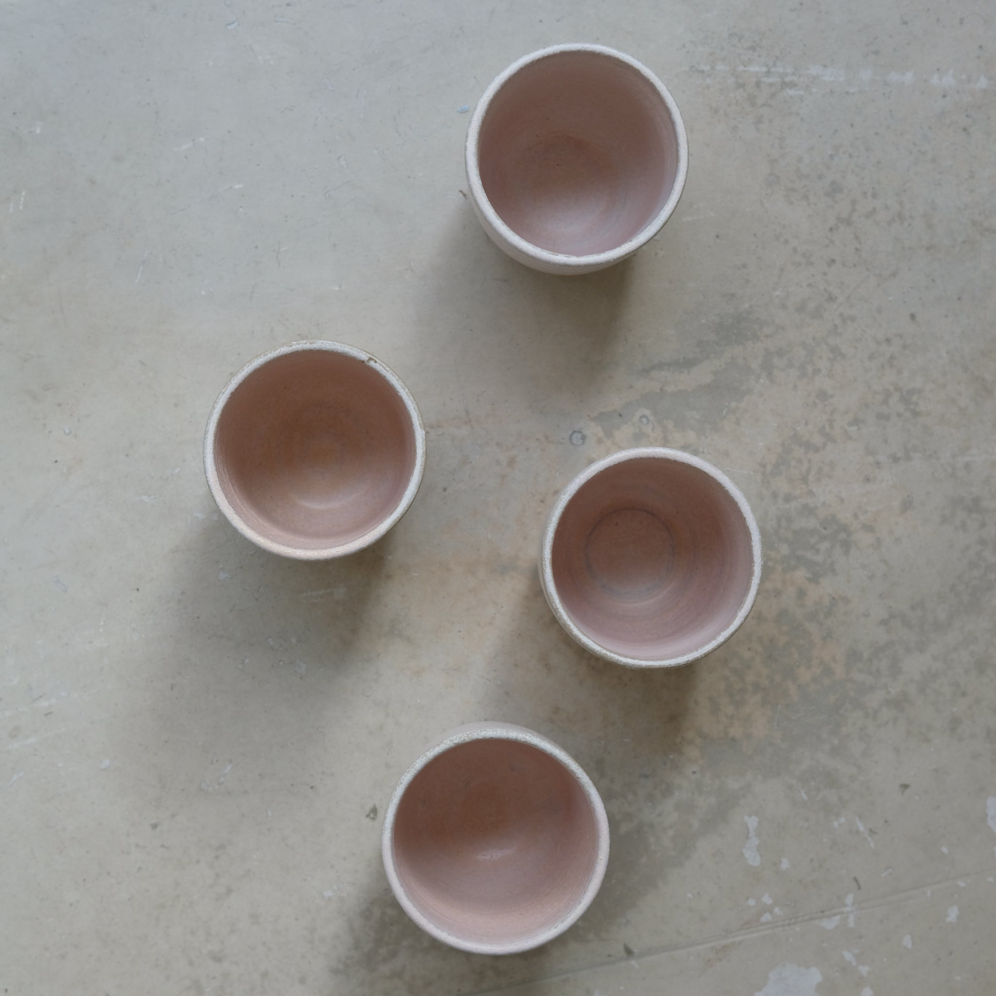 Tasse rose mat 220ml - de Hoji Ceramics chez Brutal Ceramics