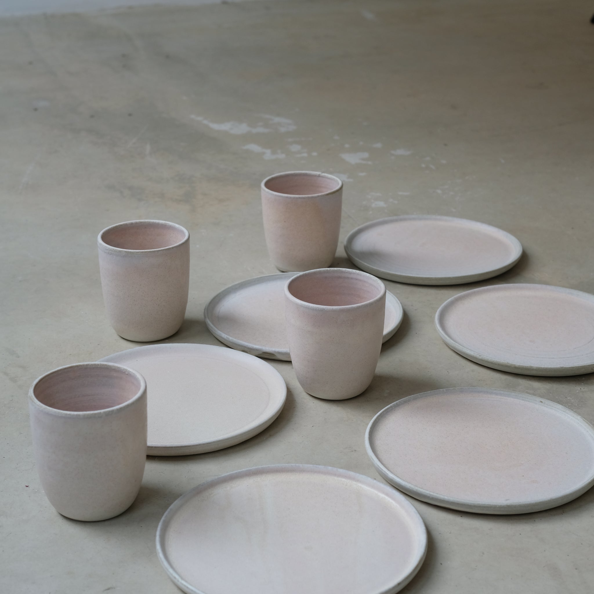 Tasse rose mat 220ml - de Hoji Ceramics chez Brutal Ceramics