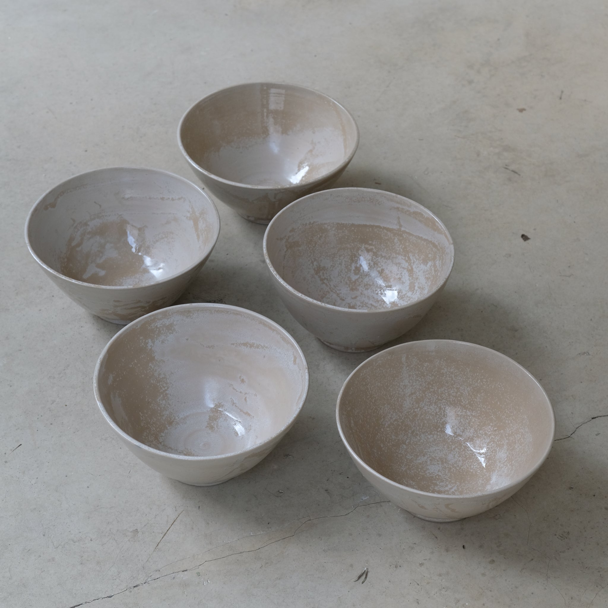 Bol beige D 17,5cm - de Hoji Ceramics chez Brutal Ceramics