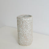 Vase en grès blanc H16cm blanc irisé par Lucile Boudier chez Brutal Ceramics