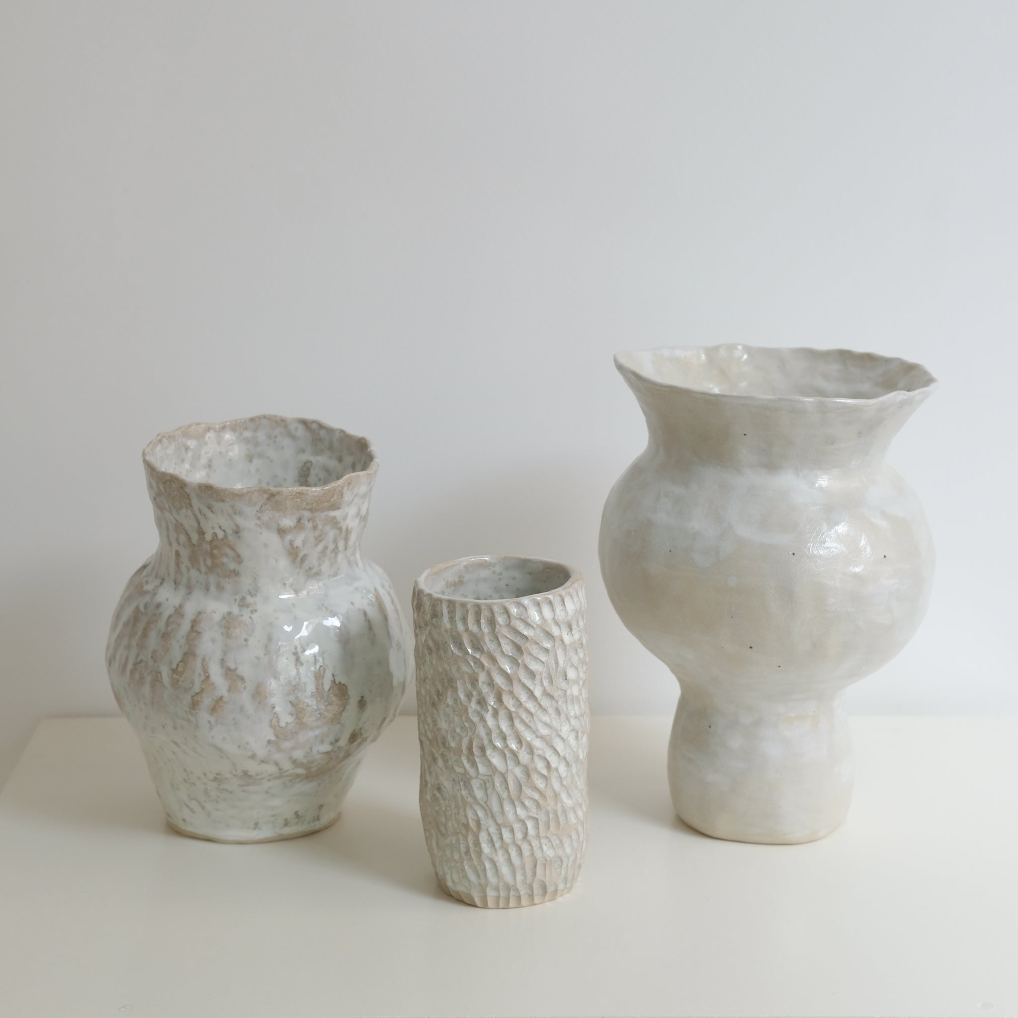 Pyrite sandstone vase H21cm - pearly white
