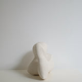 Sculpture "Dancing Stone"  blanc mat de Terre Brute chez Brutal Ceramics