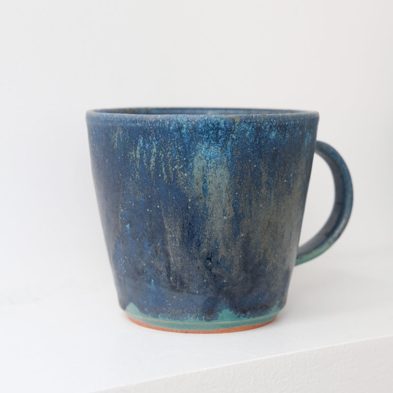 Tasse en grès 220ml - midnight stardust d'Aya Ogawa chez Brutal Ceramics