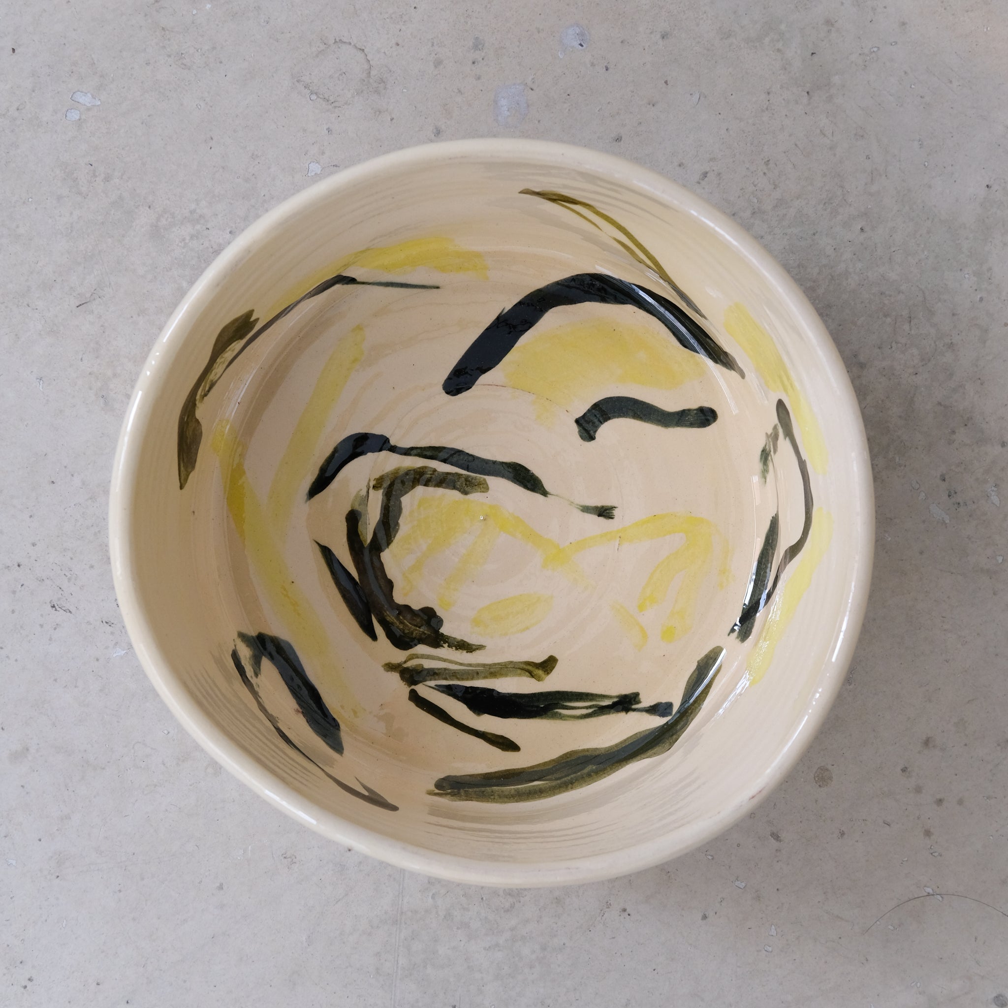 Saladier 02 D25cm en faience rouge multicolore par Héloïse Bariol chez Brutal Ceramics