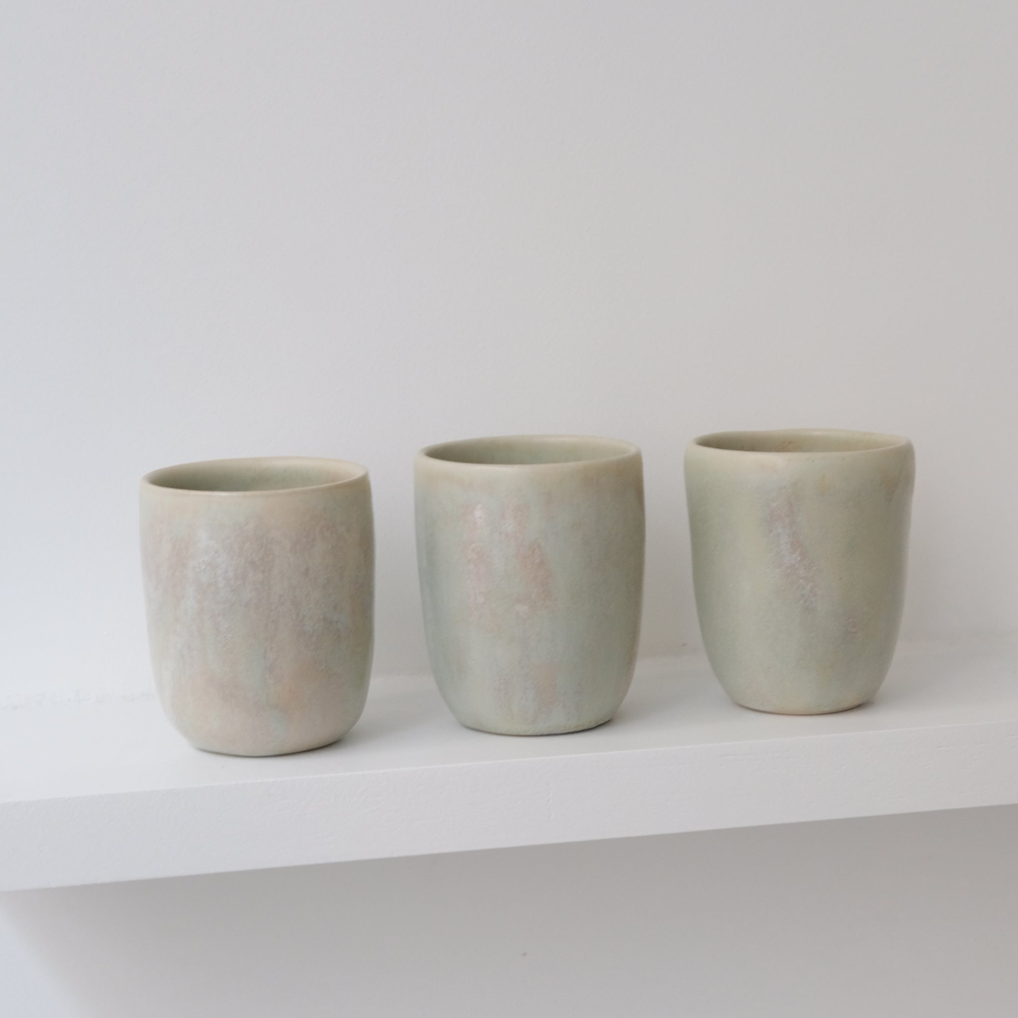 Tasse en grès blanc 200ml - Vert irisé