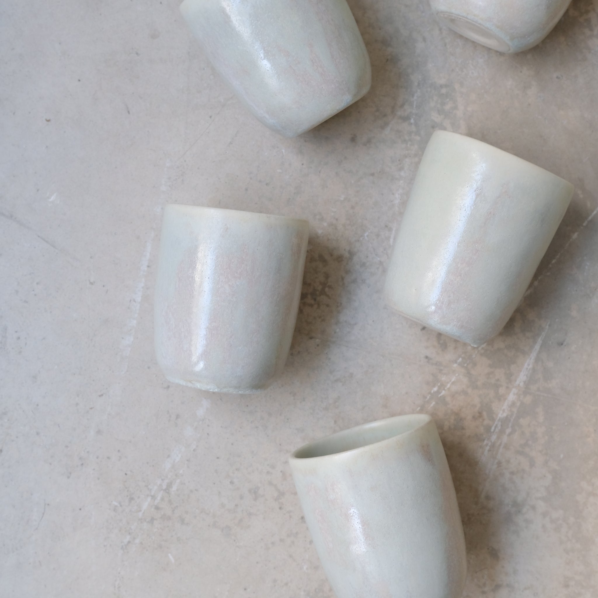 Tasse en grès blanc 200ml - Vert irisé