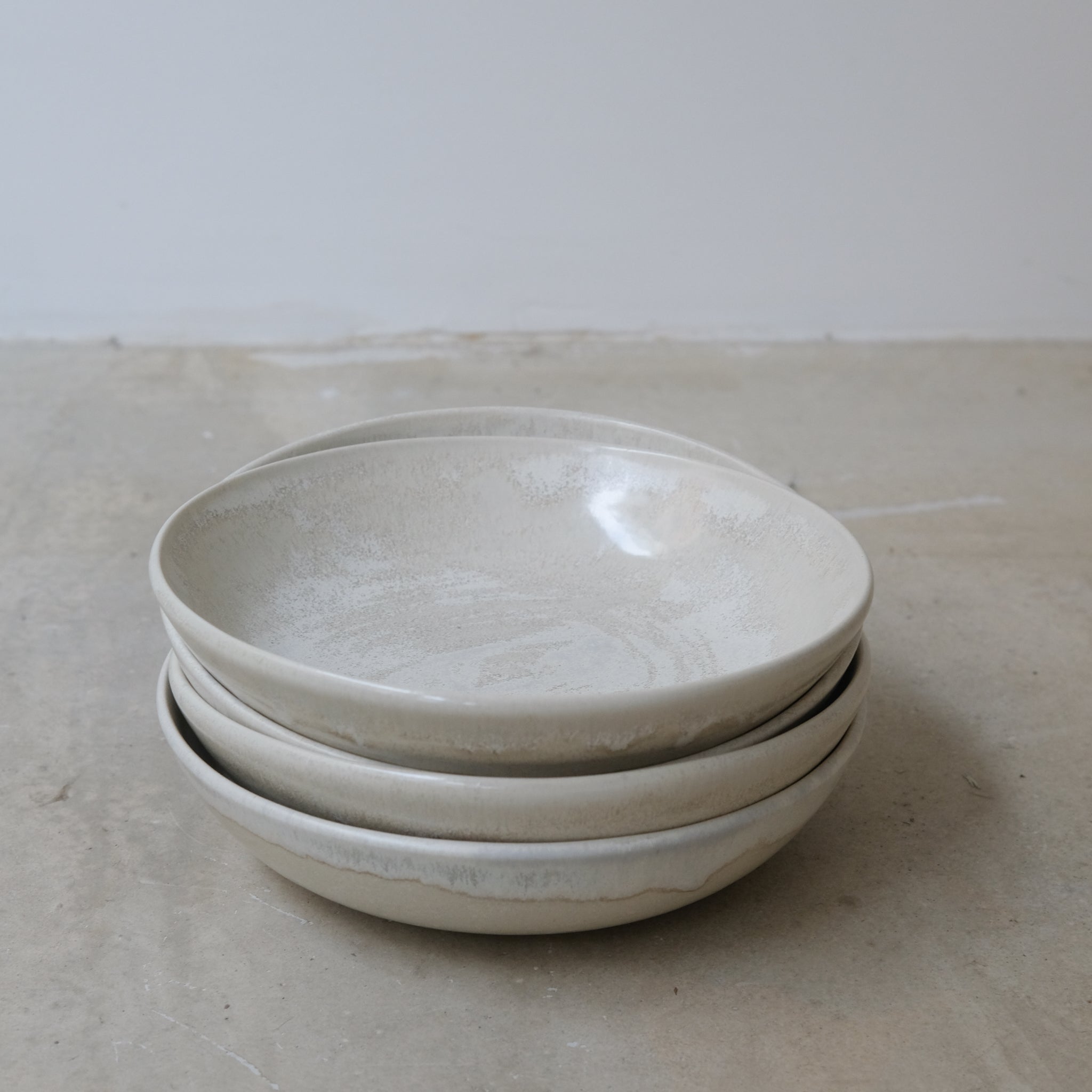 Assiette creuse D 20,5cm - Blanc givré d'Origine Ceramique chez Brutal Ceramics