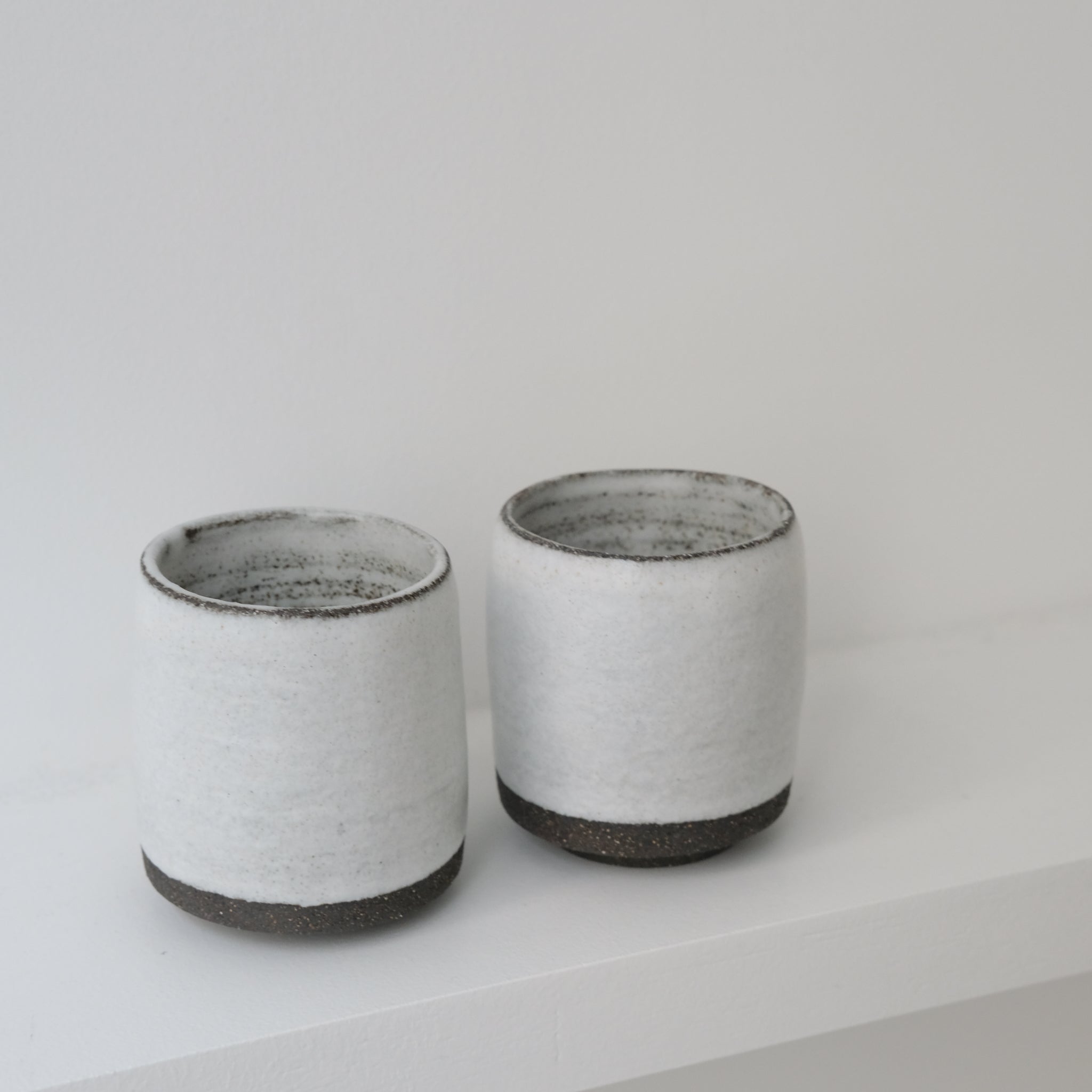 Tasse en grès chamotté  150ml - Blanc de PepperClay chez Brutal Ceramics