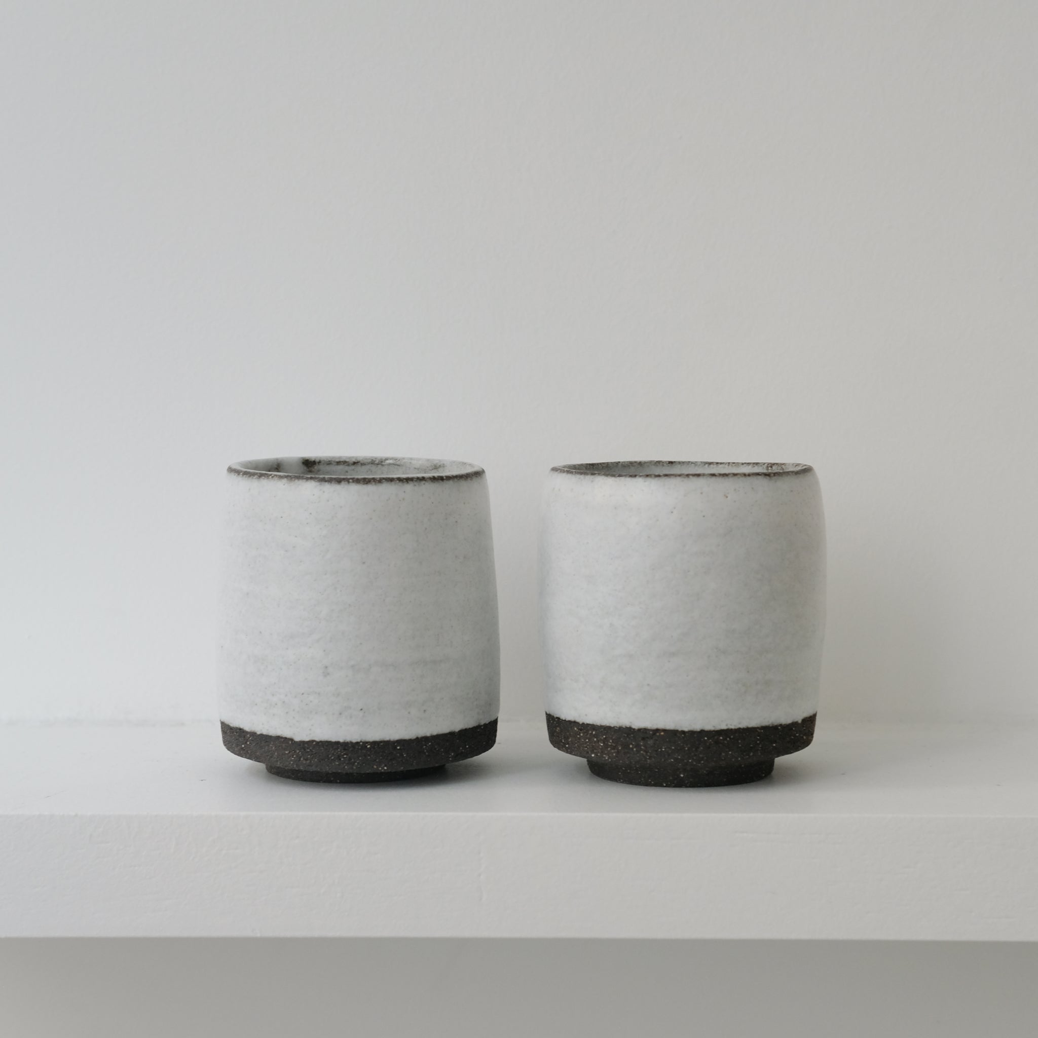 Tasse en grès chamotté  150ml - Blanc de PepperClay chez Brutal Ceramics