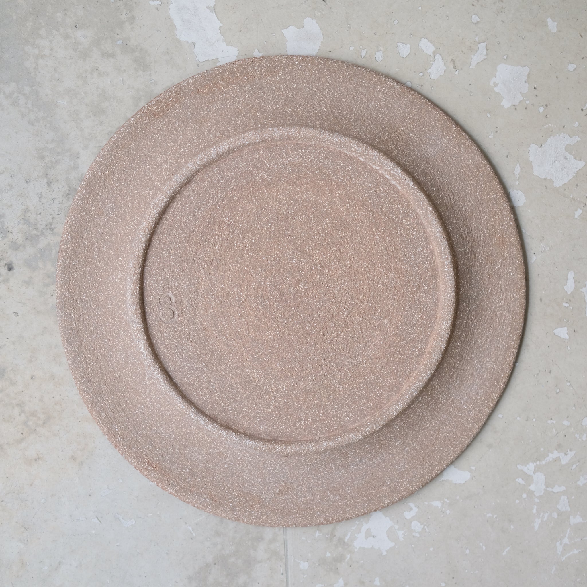 Assiette en grès chamotté  D 22cm - Blanc de PepperClay chez Brutal Ceramics