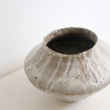 Vase en terre glanée H 17cm - Blanc gris de Potry chez Brutal Ceramics