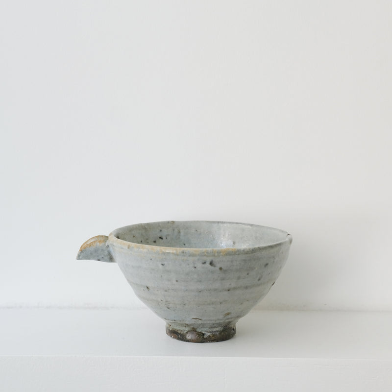 Verseuse en grès D12,5cm de Dai Shikai chez Brutal Ceramics