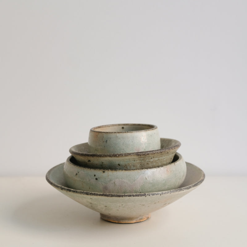 Tasse en grès 160ml - vert clair kohiki de Tetsuya Kobayashi chez Brutal Ceramics