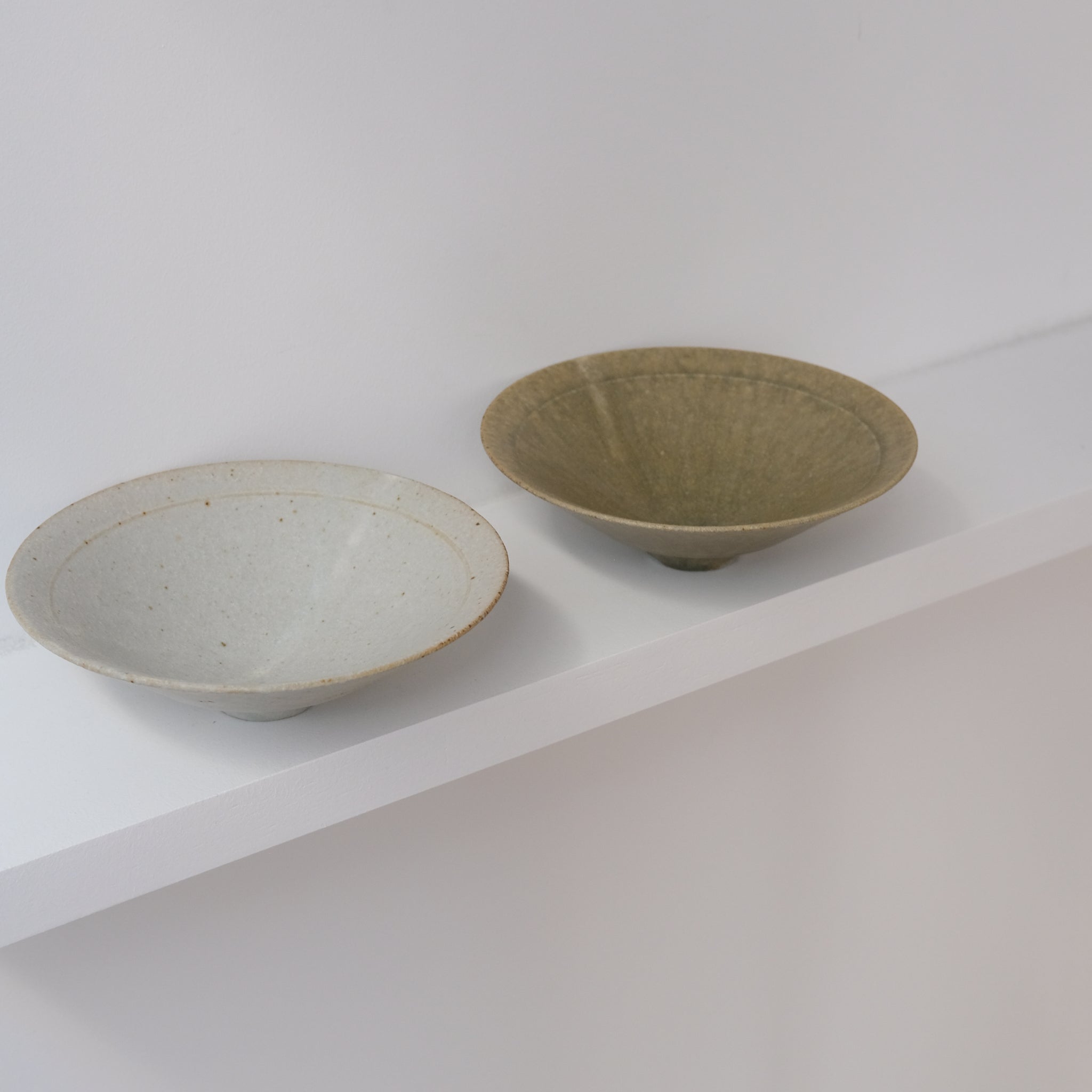 Bol en grès D 16,5cm - blanc kohiki de Yamato Kobayashi chez Brutal Ceramics